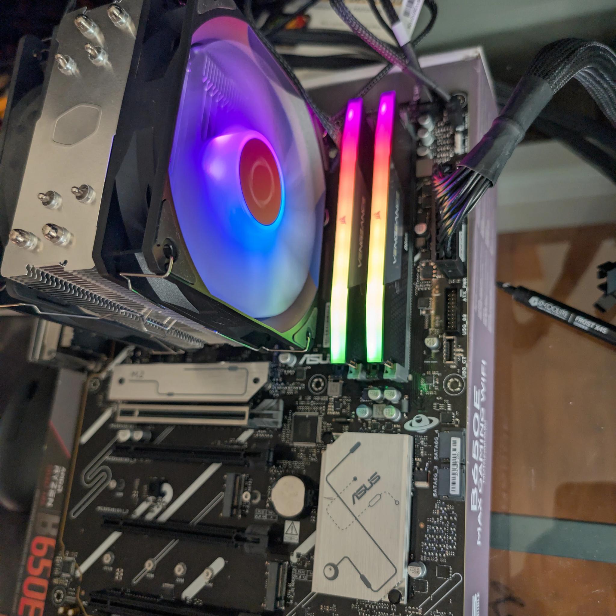 [Plug & Play] AMD Ryzen 5 7600X + B650E MAX GAMING WIFI + 32GB DDR5 +512GB SSD + RGB Air Cooler