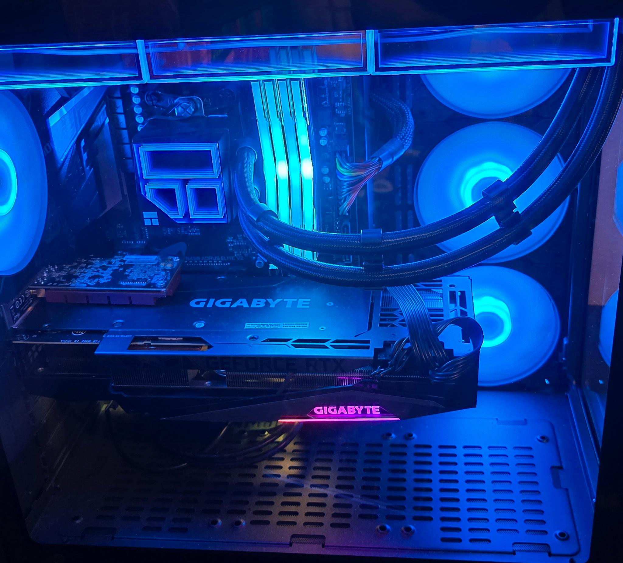 "Tron Battery" Custom Gaming PC Ryzen 5600x/RTX 3080 12GB
