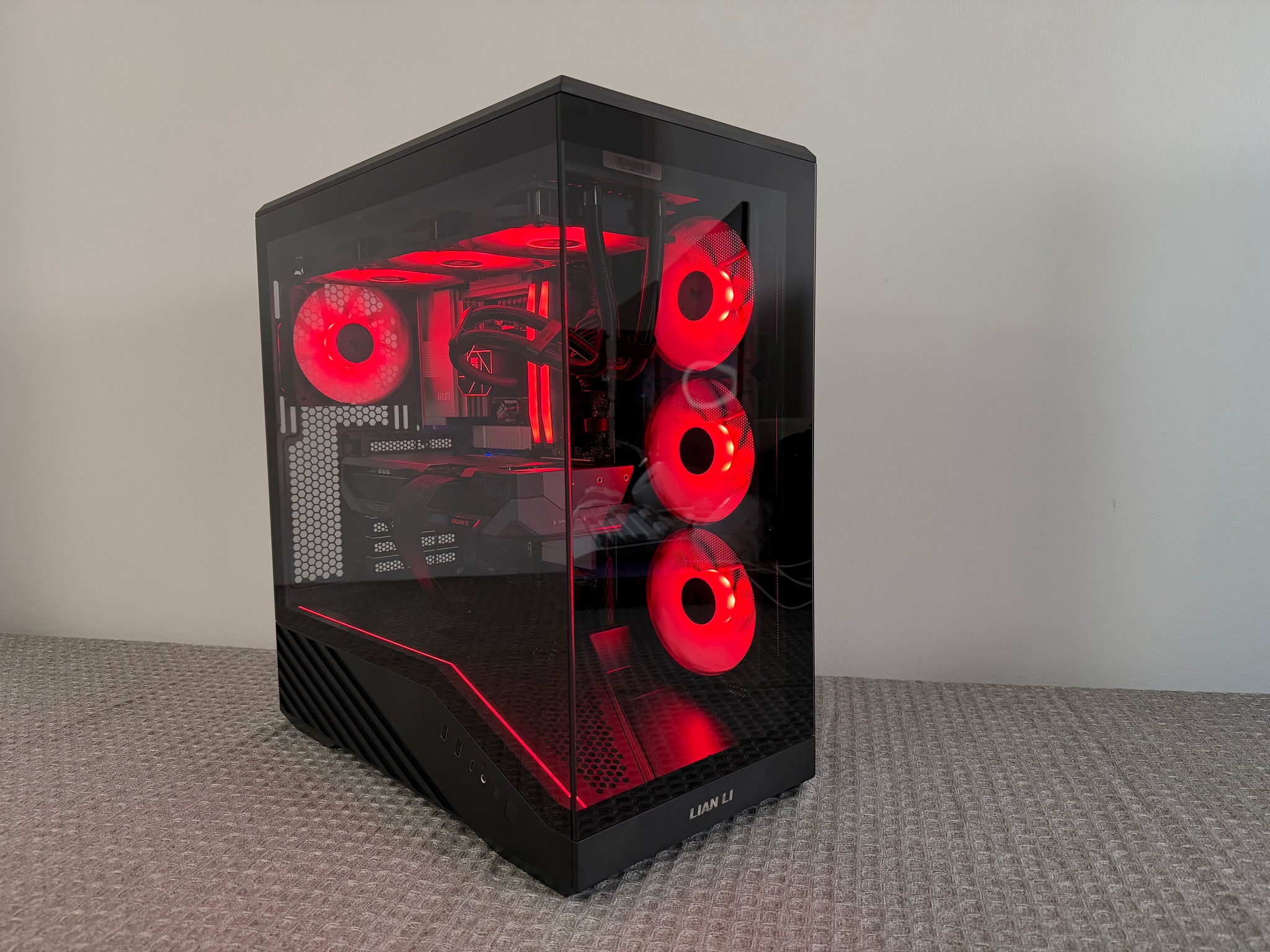 RX 9070 XT 16GB OC • RYZEN 7 9800X3D • X870-P WIFI • 32GB DDR5