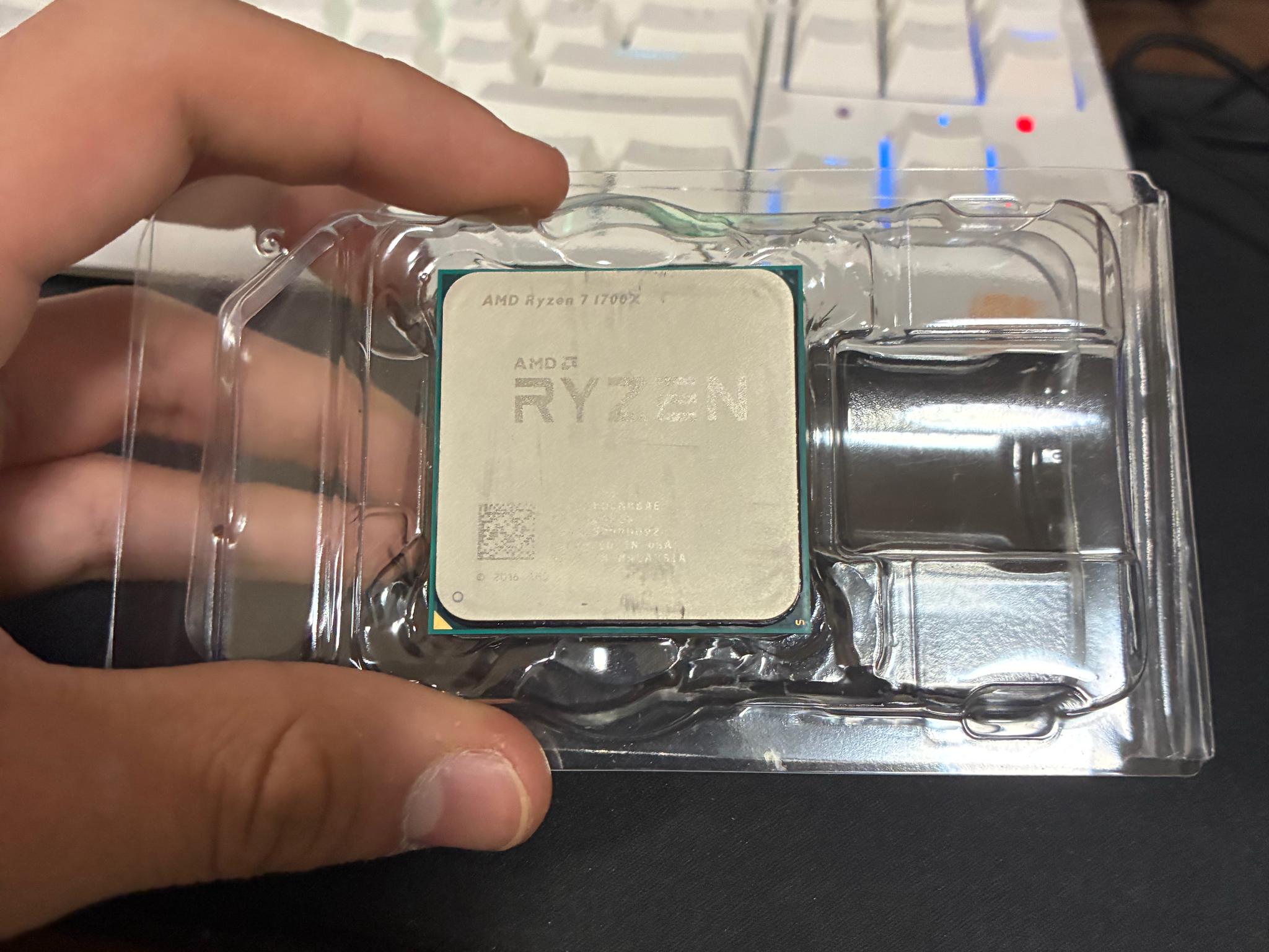 AMD Ryzen 7 1700X