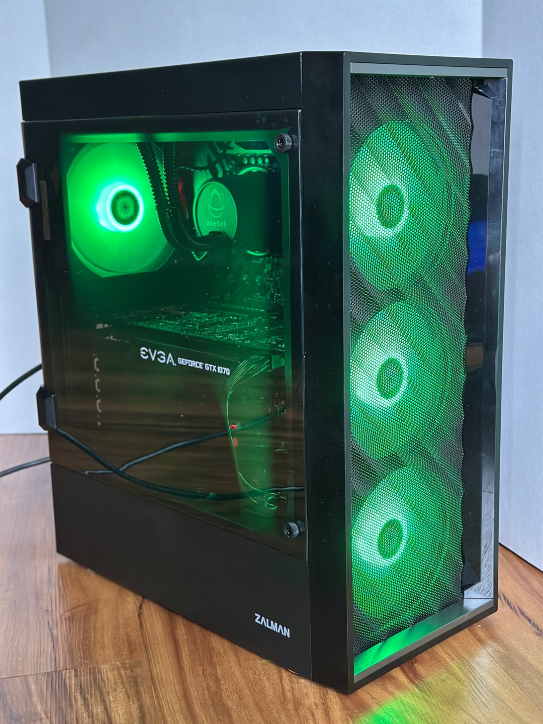 GTX 1070 | Core i7 7700 | 16GB DDR4 | 512GB SSD | Windows 11