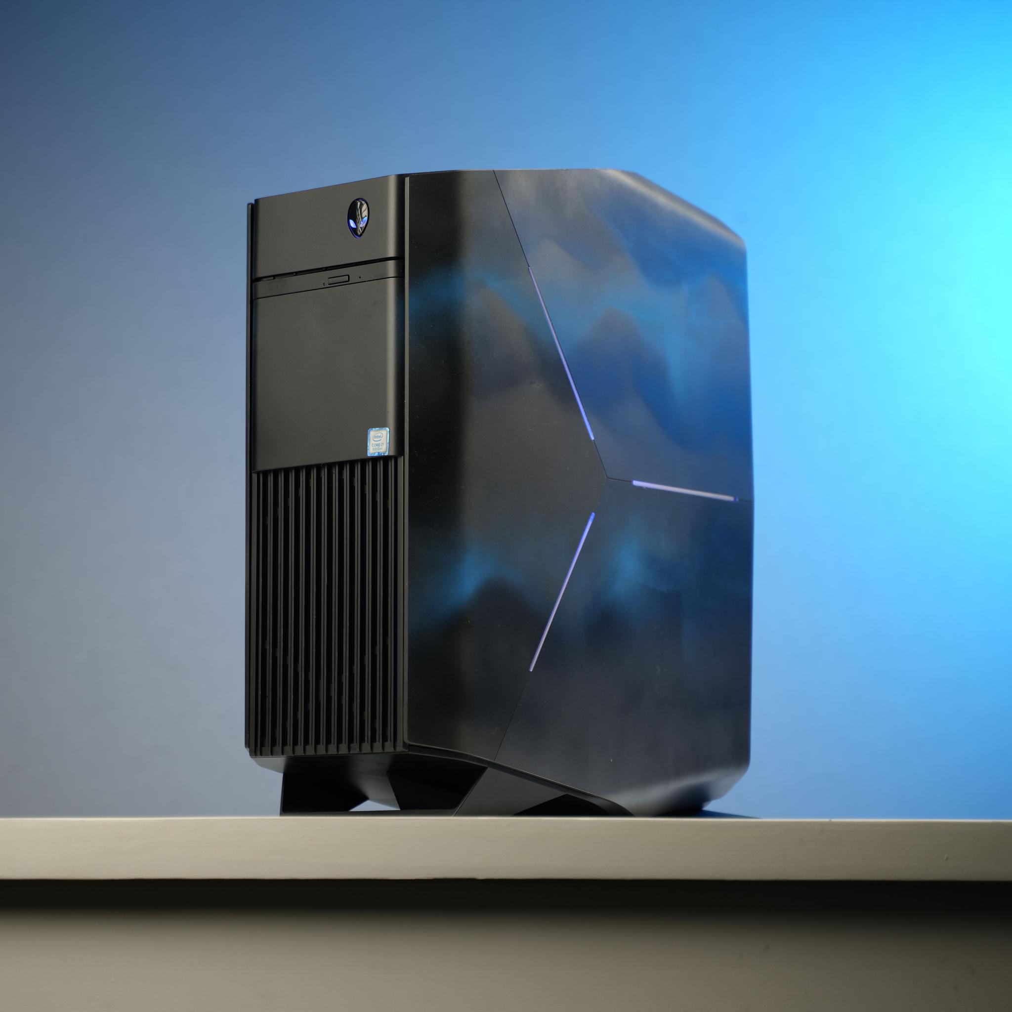 “ALIENS3FORM” GTX 1080 Intel Core i7 8700 16GB .9TB Windows 11 Gaming PC Powerhouse