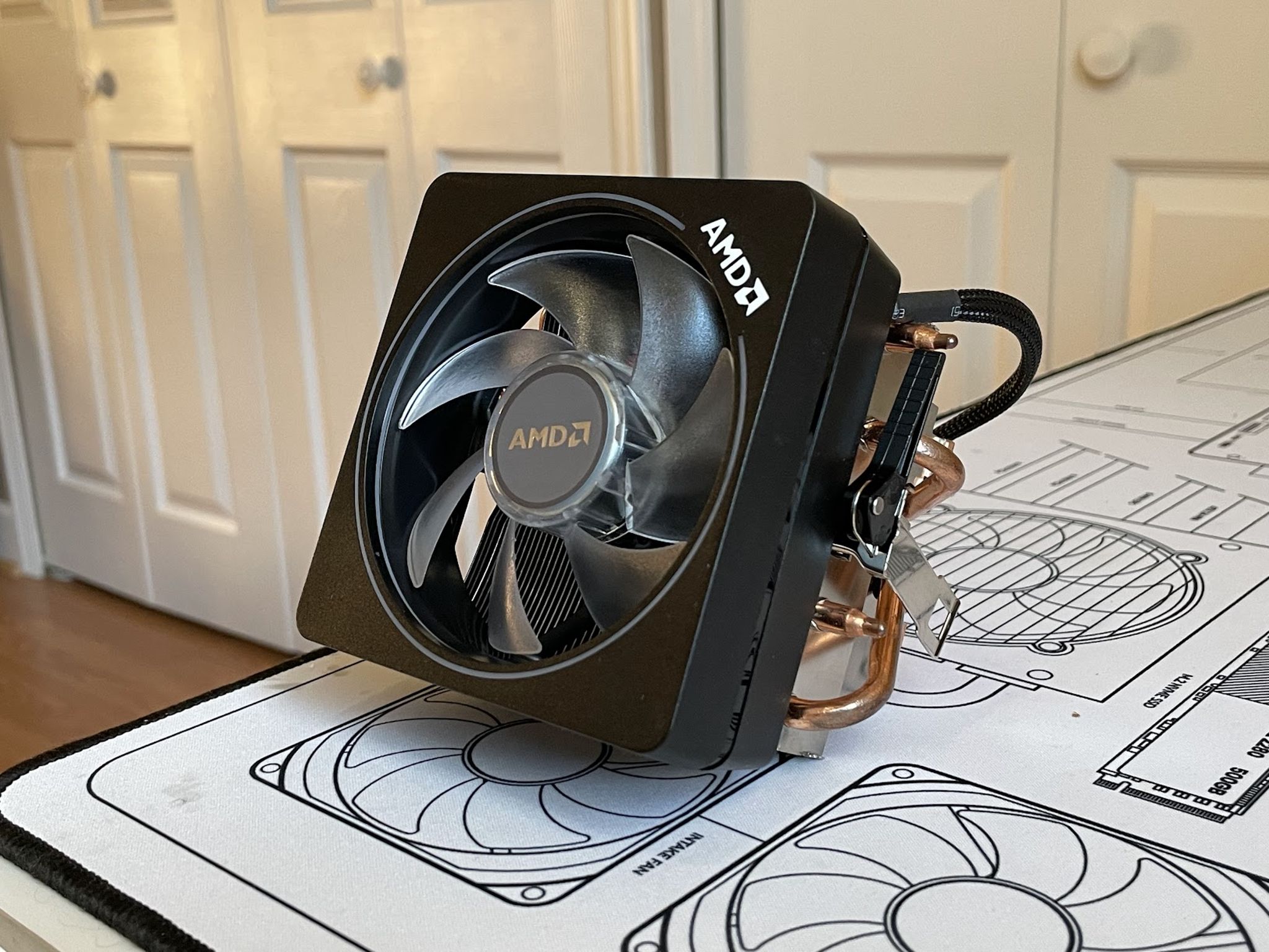 AMD Wraith Prism Socket AM4 4-pin LED RGB CPU Cooler