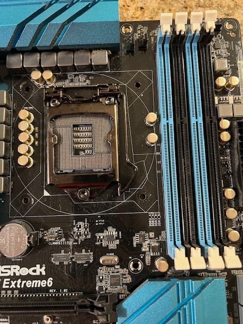 ASRock Z97 Extreme6 LGA 1150 Intel Z97 HDMI SATA 6Gb/s USB 3.0 ATX Intel Motherboard
