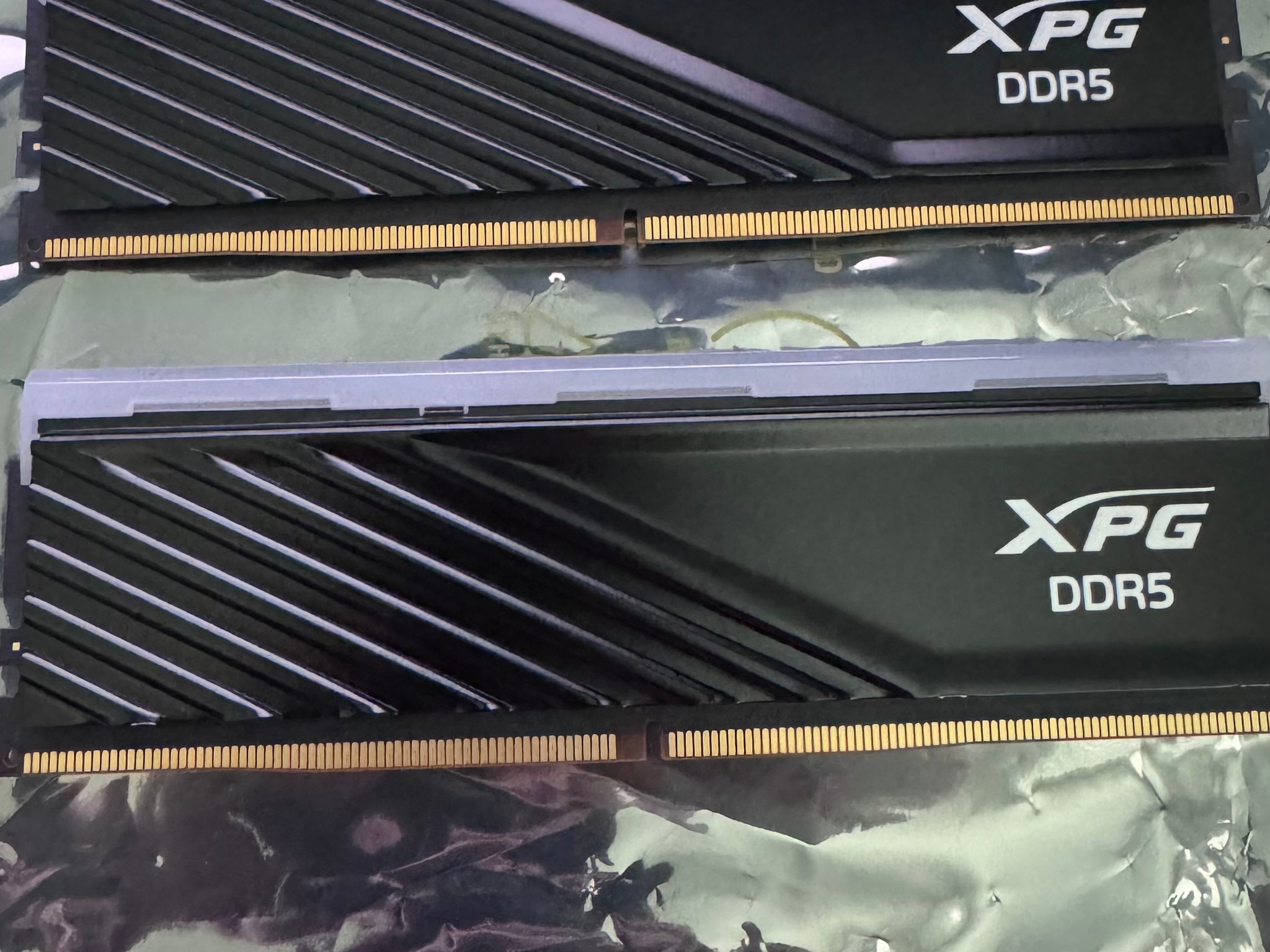 ADATA XPG 1x16GB 6000MHZ DDR5 RGB TOTAL 32GB SOLD AS SET