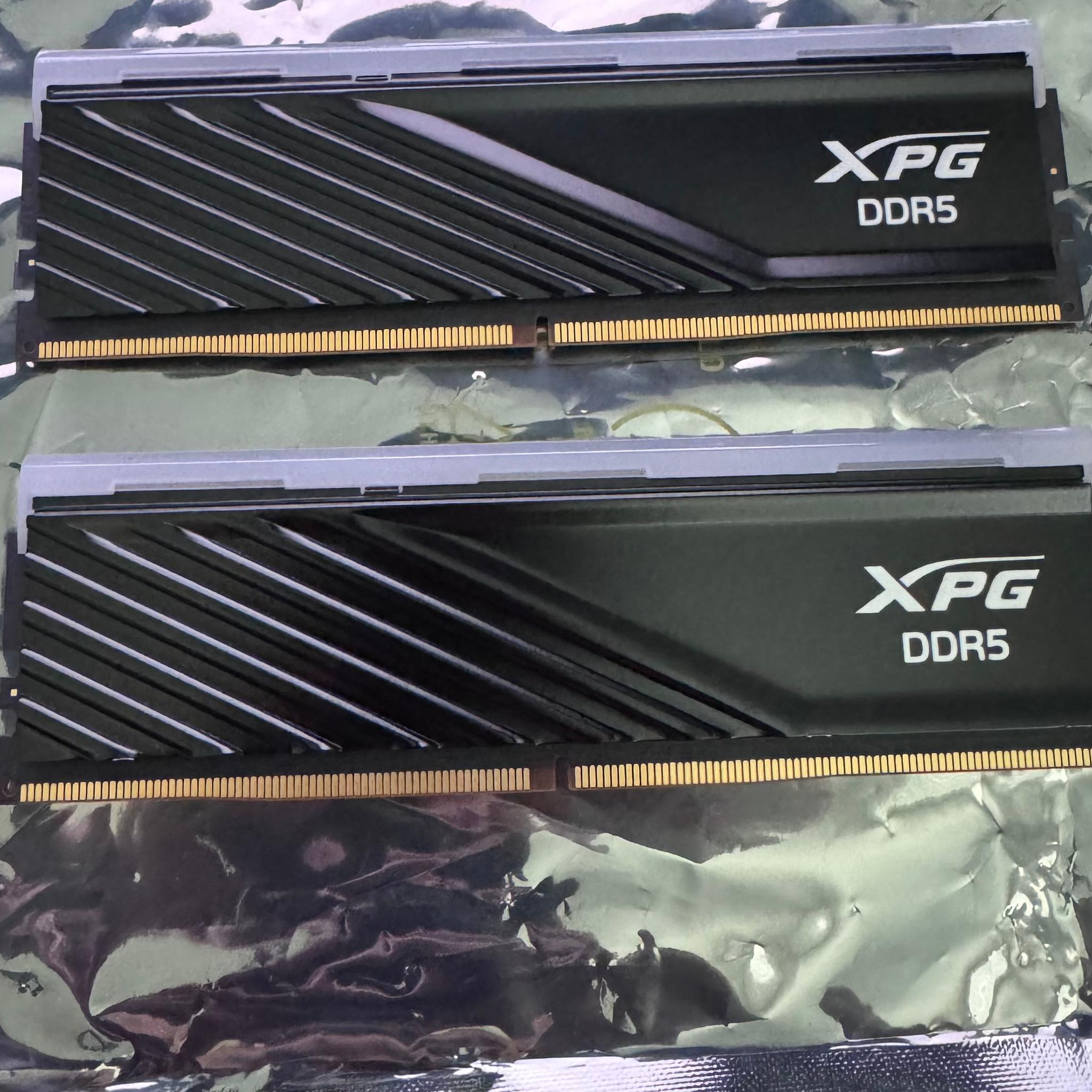 ADATA XPG 1x16GB 6000MHZ DDR5 RGB TOTAL 32GB SOLD AS SET