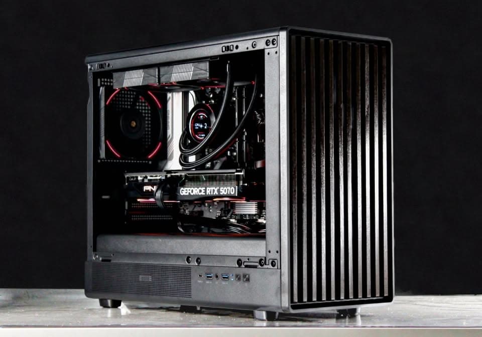 Simplistic Wood PC | RTX 5070 12GB, Ryzen 7 7700X, 32GB DDR5, 1TB NVMe, LCD AIO | Gaming PC