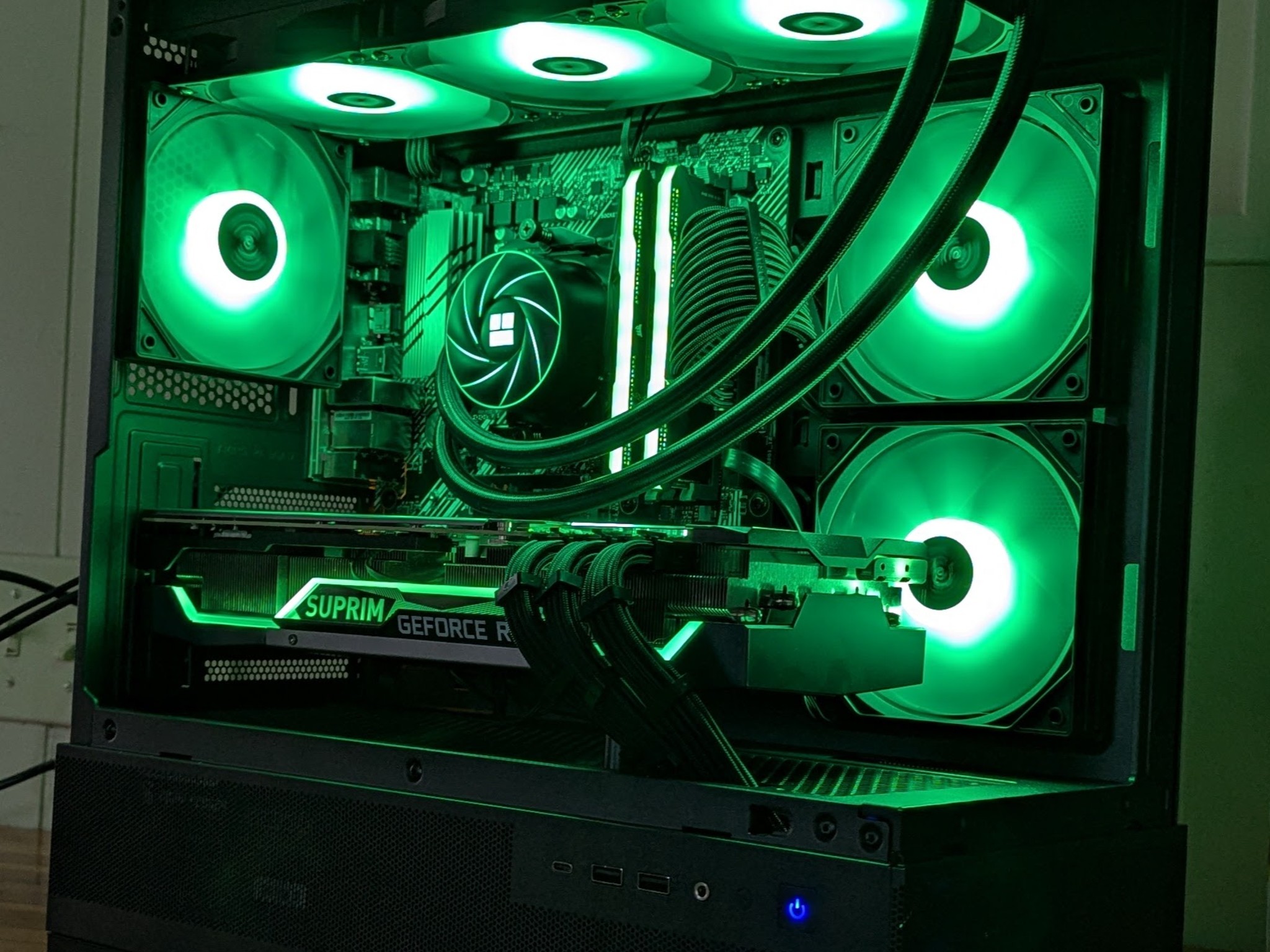 MSI SUPRIM RTX 3080 || Ryzen 7 5700X3D || 1440p Gaming PC