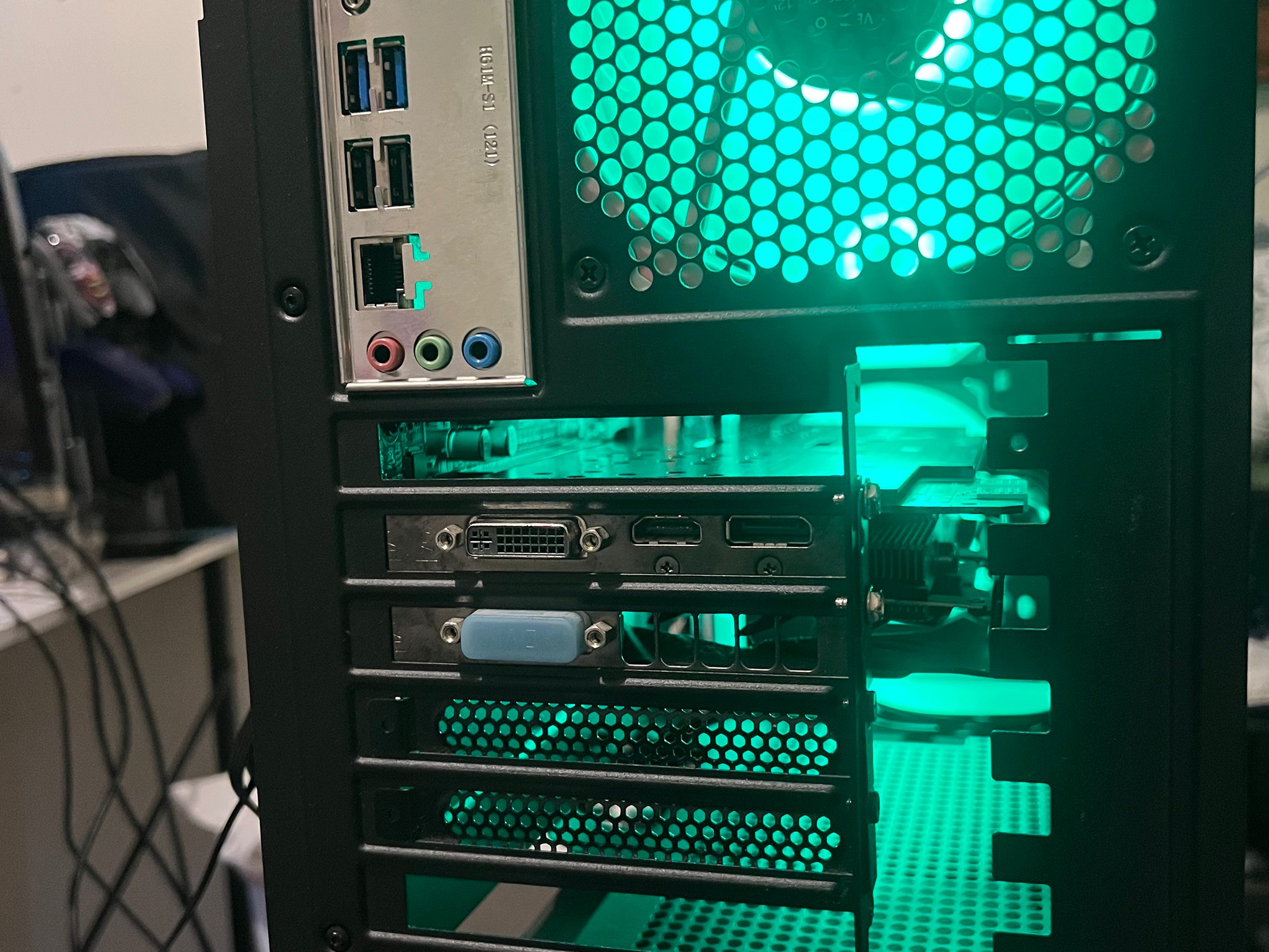 Budget Gaming PC Intel I5-2500 + GTX 970 + 16GB + 256GB + Windows 10 Pro