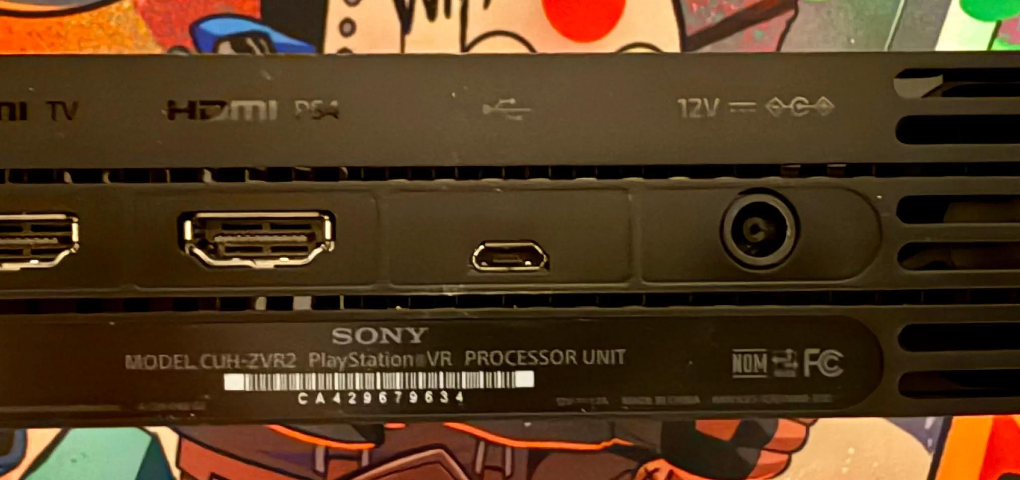PSVR1 + 6 PS4 VR Games (CUH-ZVR2)