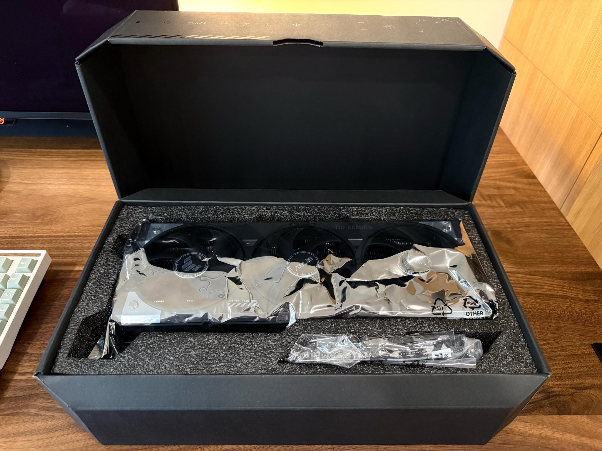 ASUS TUF RTX 5090 OC Edition