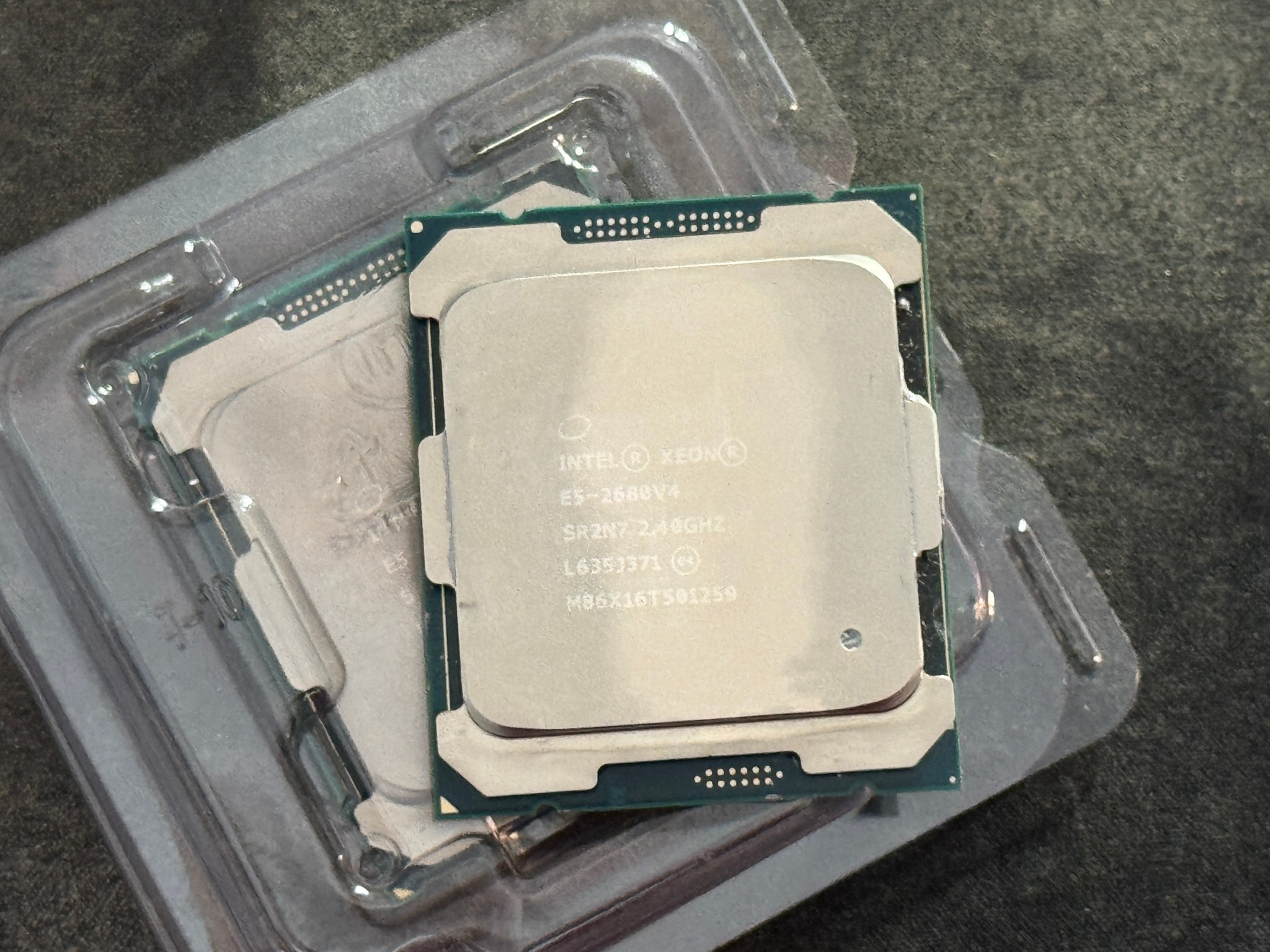 Intel Xeon E5-2680 v4 2.4GHz 14-Core 28-Thread LGA2011-3 CPU Processor