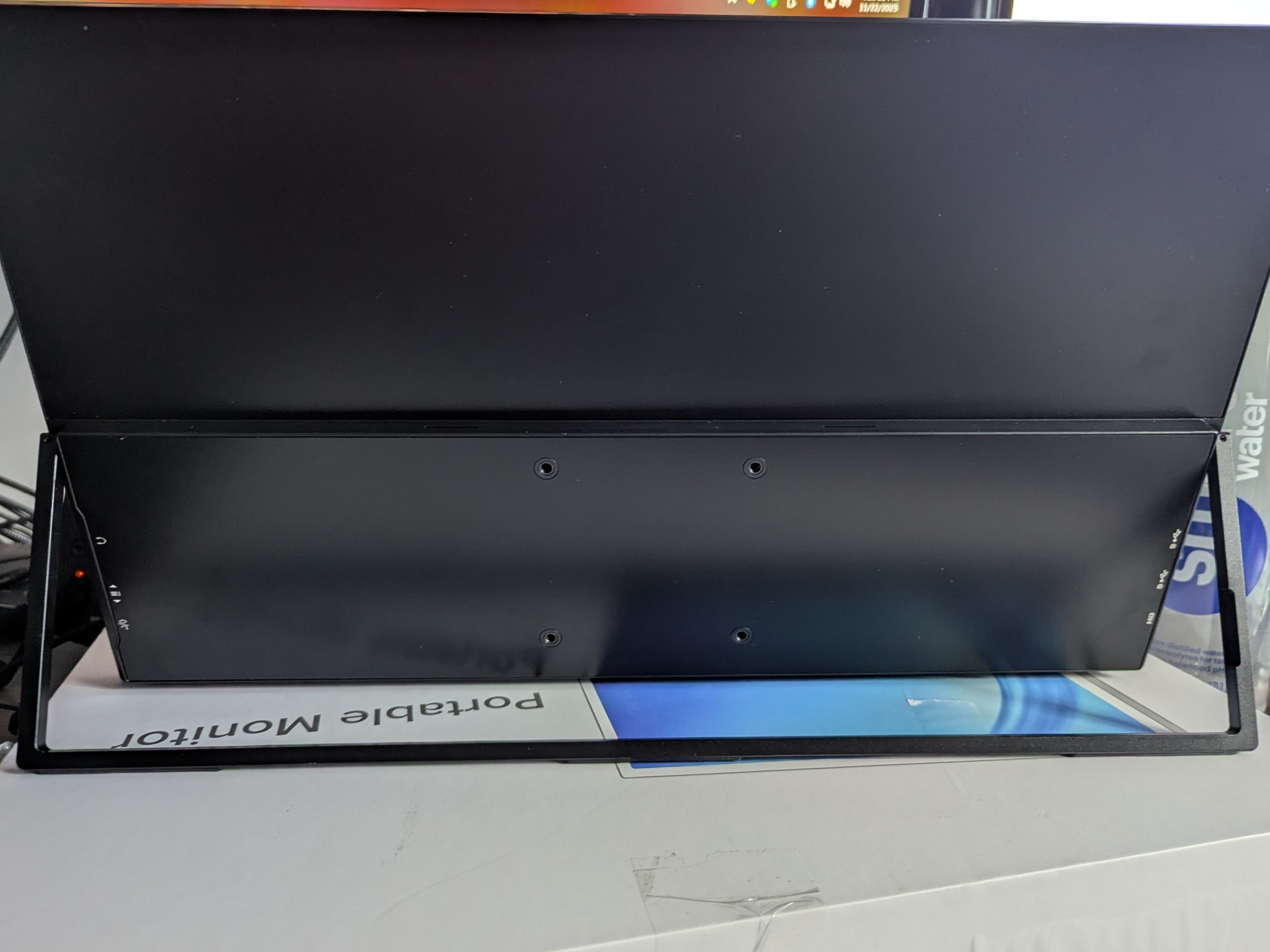UPERFECT 18.5" Portable Gaming monitor | HDMI | USB-C | 100Hz Refresh Rate |  FHD 1080P | IPS