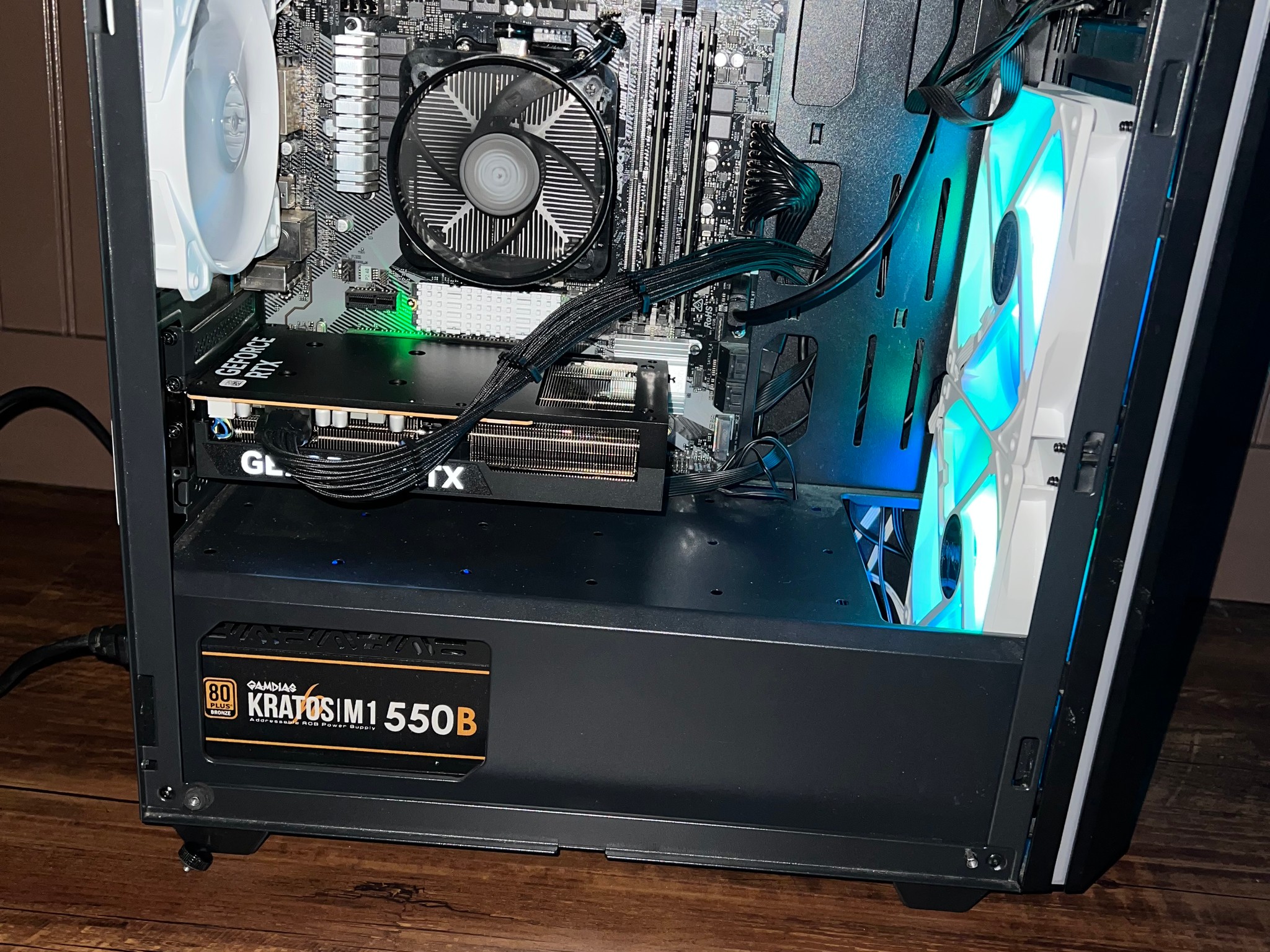 High Performance Starter Gaming PC / Ryzen 7 5800X - RTX 5060 8GB