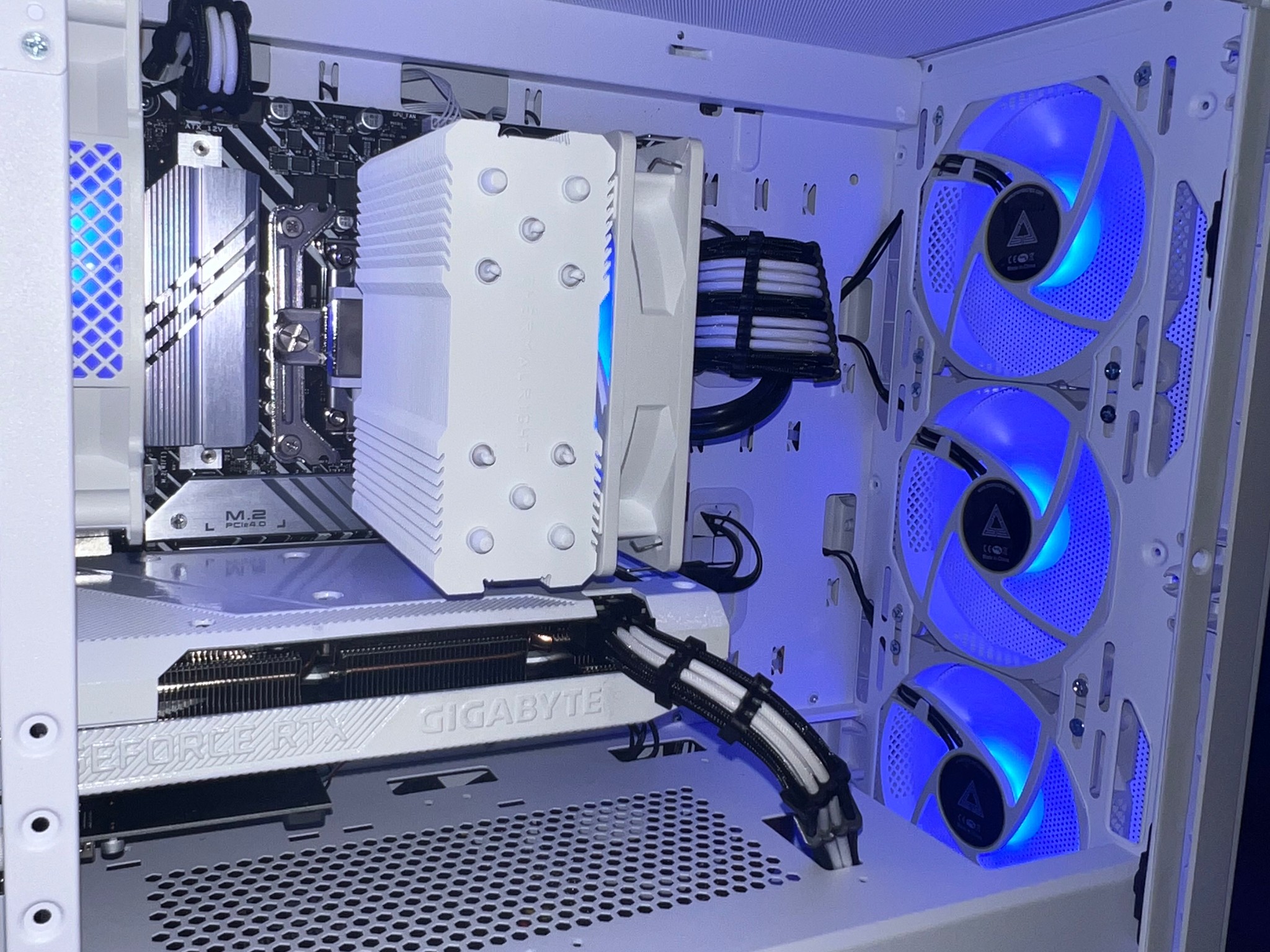 north pole i3 12100 RTX 3060 12g 16 gig ram