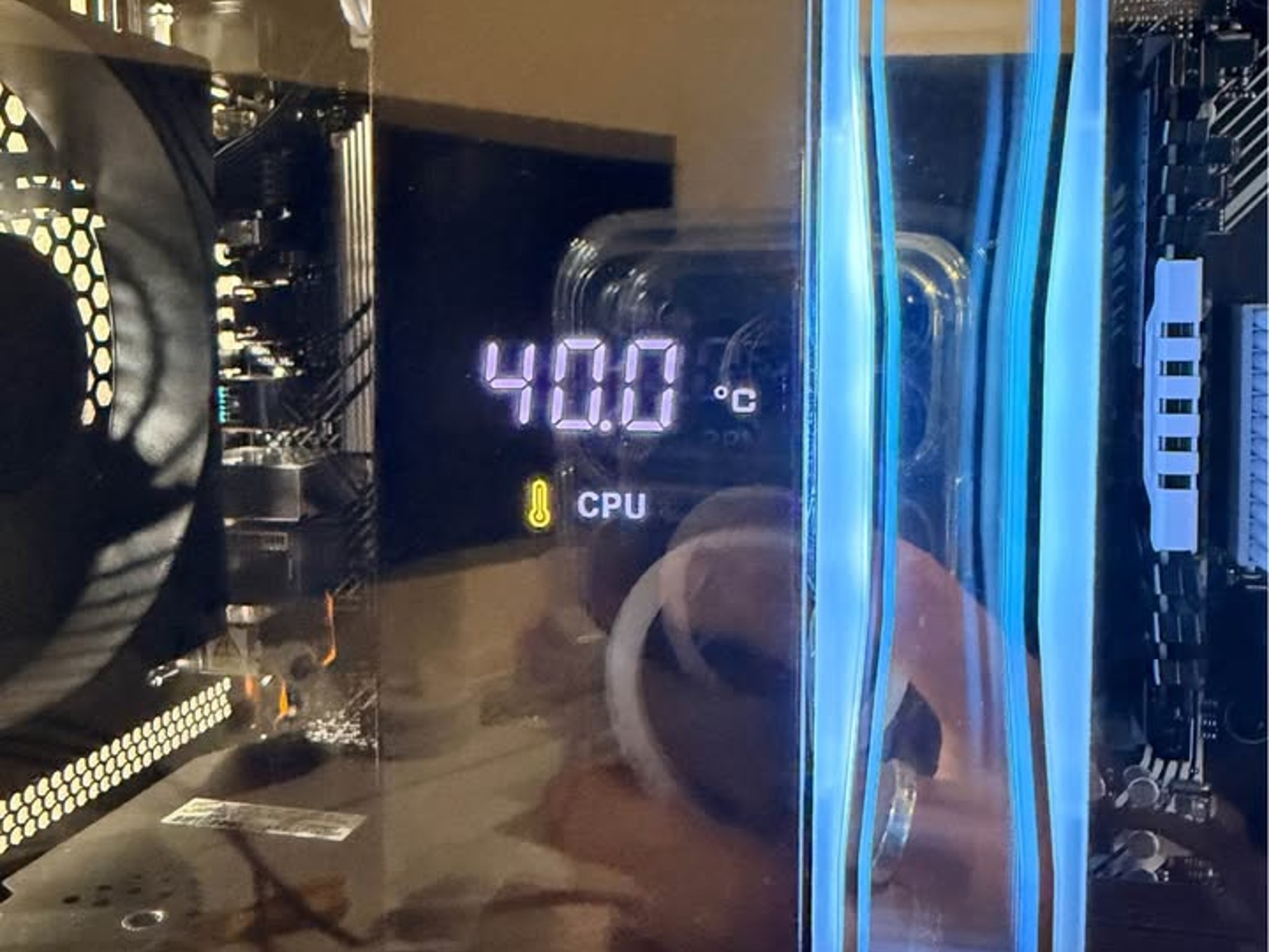 Black Gaming PC | RX 6600 | 1TB storage | 16gb ddr4 | AMD Ryzen 5 3600