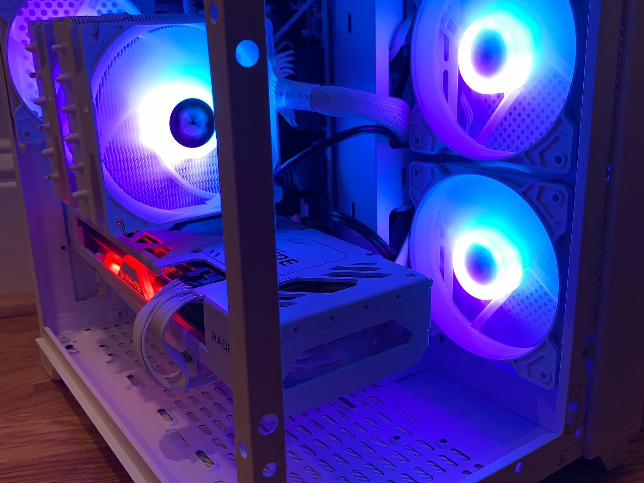 NEW RX 7700 XT i5 12600KF 32GB DDR5 1440p GAME/STREAMING PC 1000GB SSD WHITE ARGB WINDOWS 10 CUSTOM