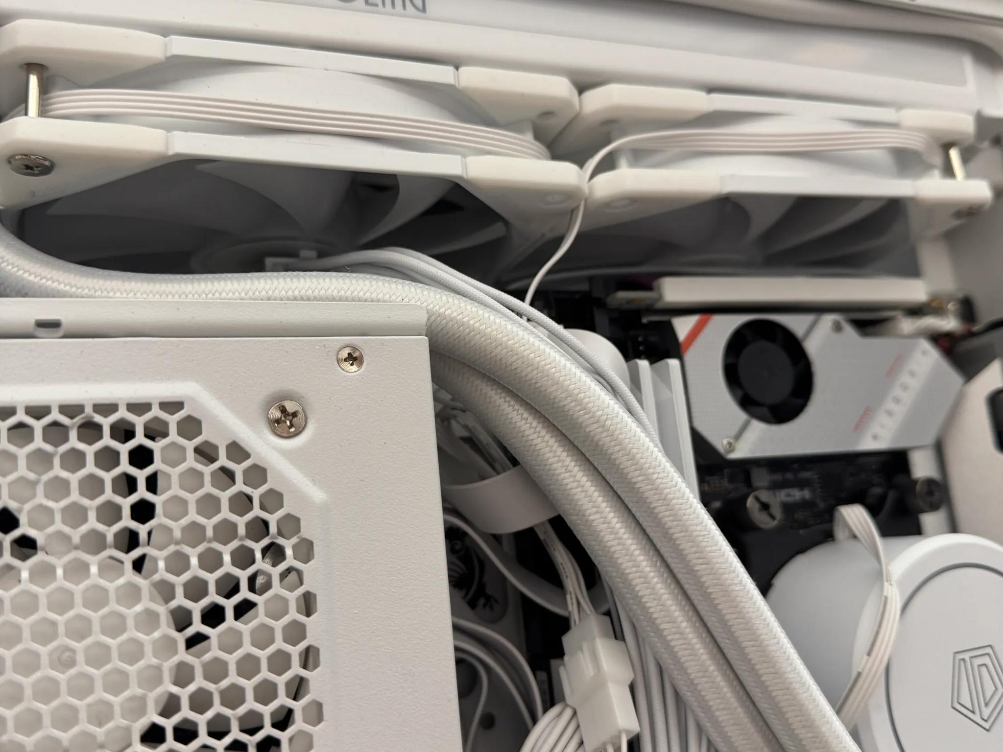 Mini-ITX Gaming Rig w/ Ryzen 7 7800X3D + 4080 SUPER