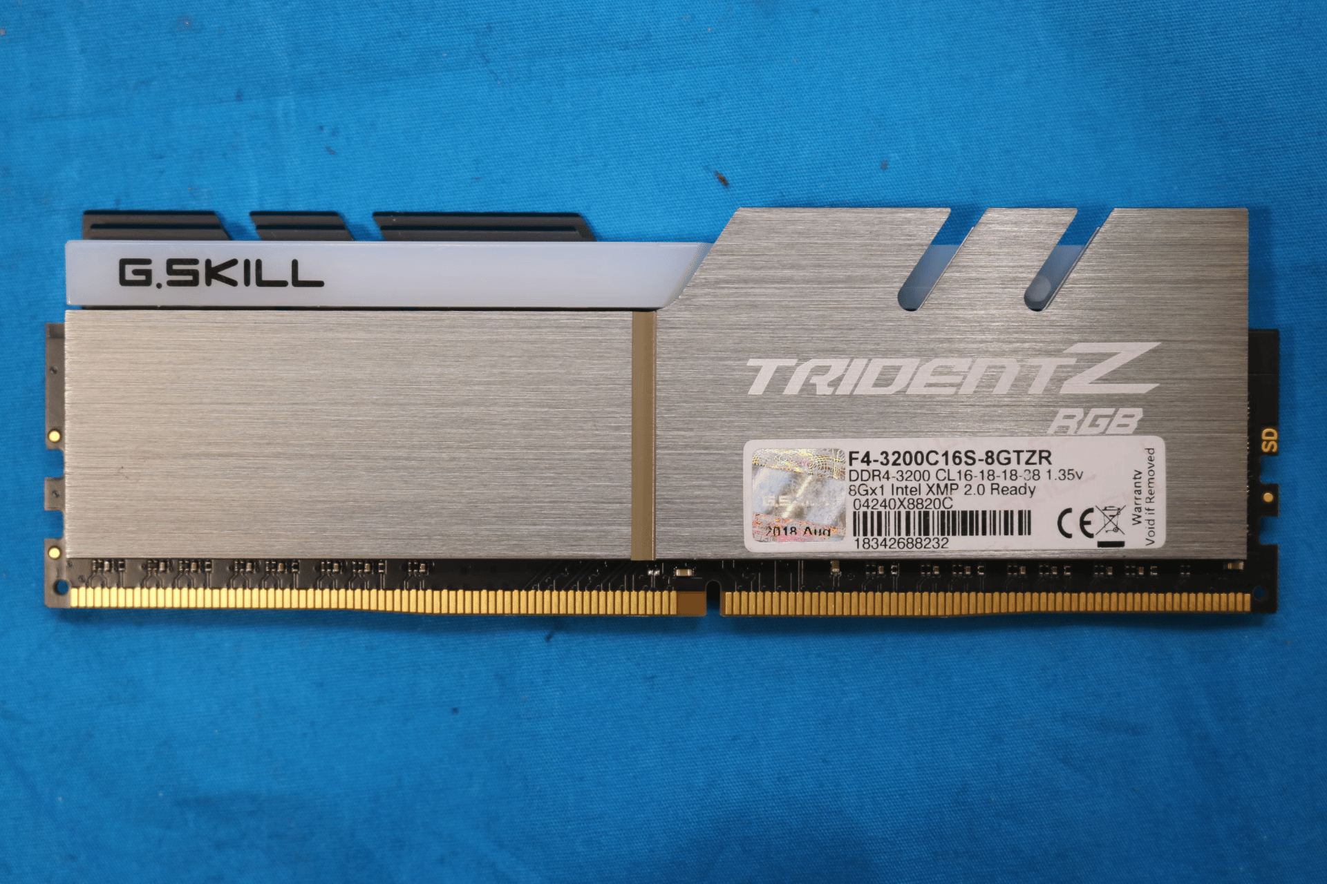 *Single Stick* G. Skill Trident Z RGB 8GB DDR4 3200MHz CL16 Desktop RAM F4-3200C16S-8GTZR