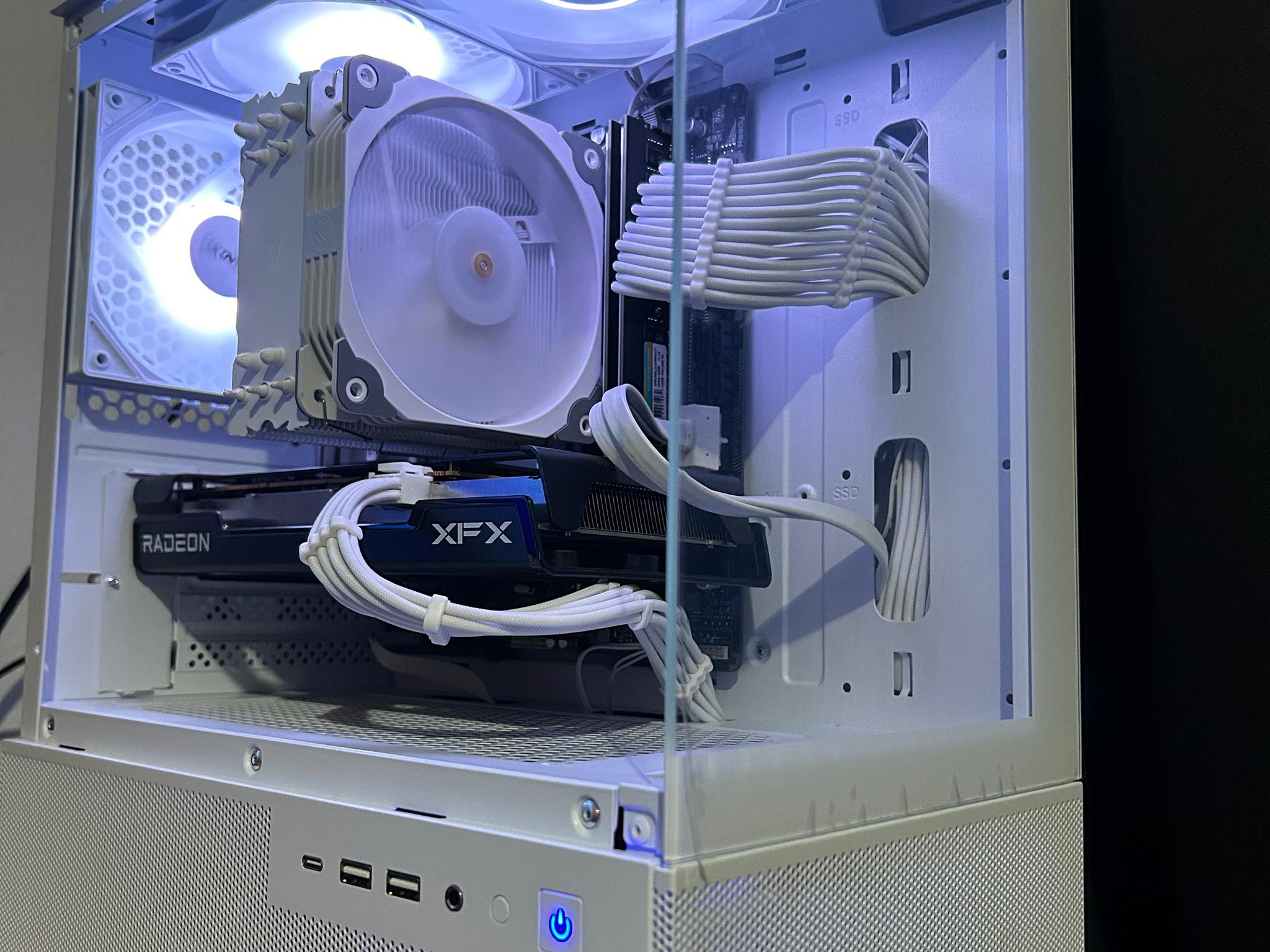 White 1080p Beast gaming pc