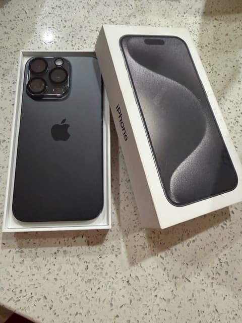 Like New Apple Iphone 15 Pro Unlocked 128 GB Black Titanium Color.