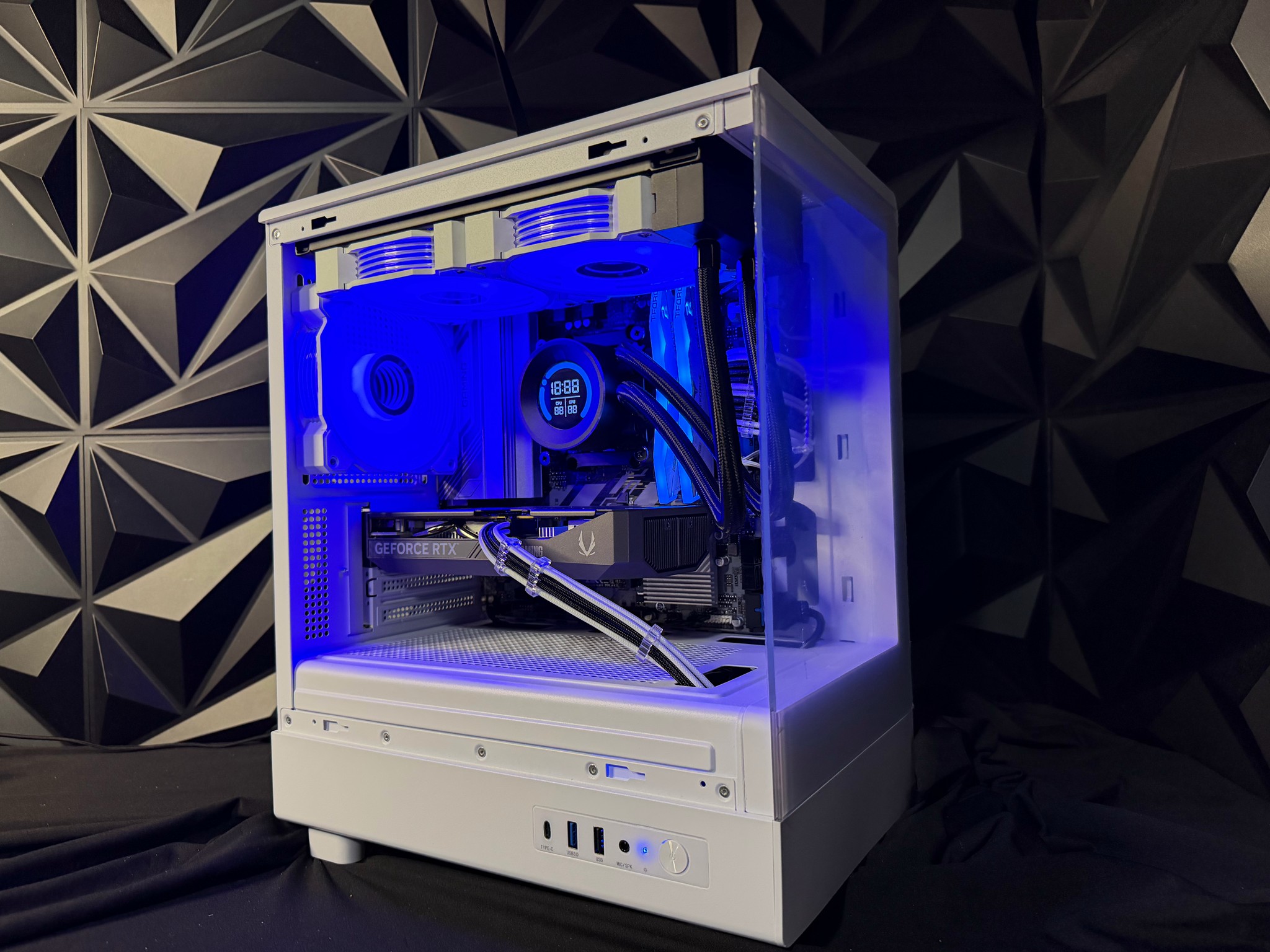 🖤 Black Heart 🖤 Ryzen 5 9600X| RTX 5060| 16 DDR5| 1.25 TB NVMe