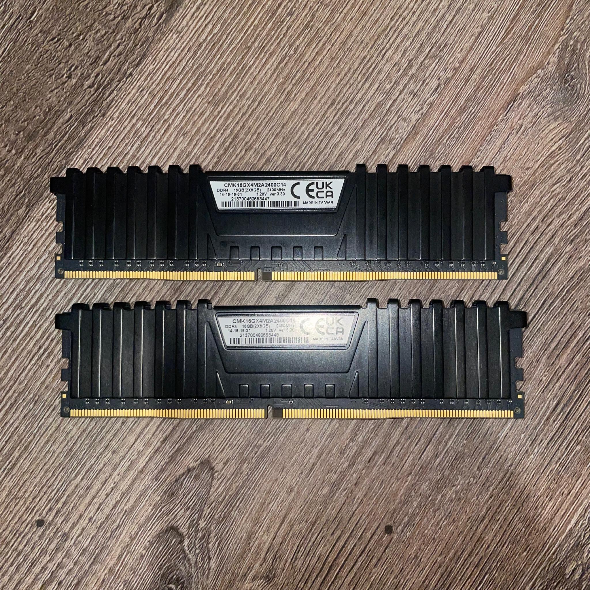 Black Corsair Vengeance DDR4 RAM