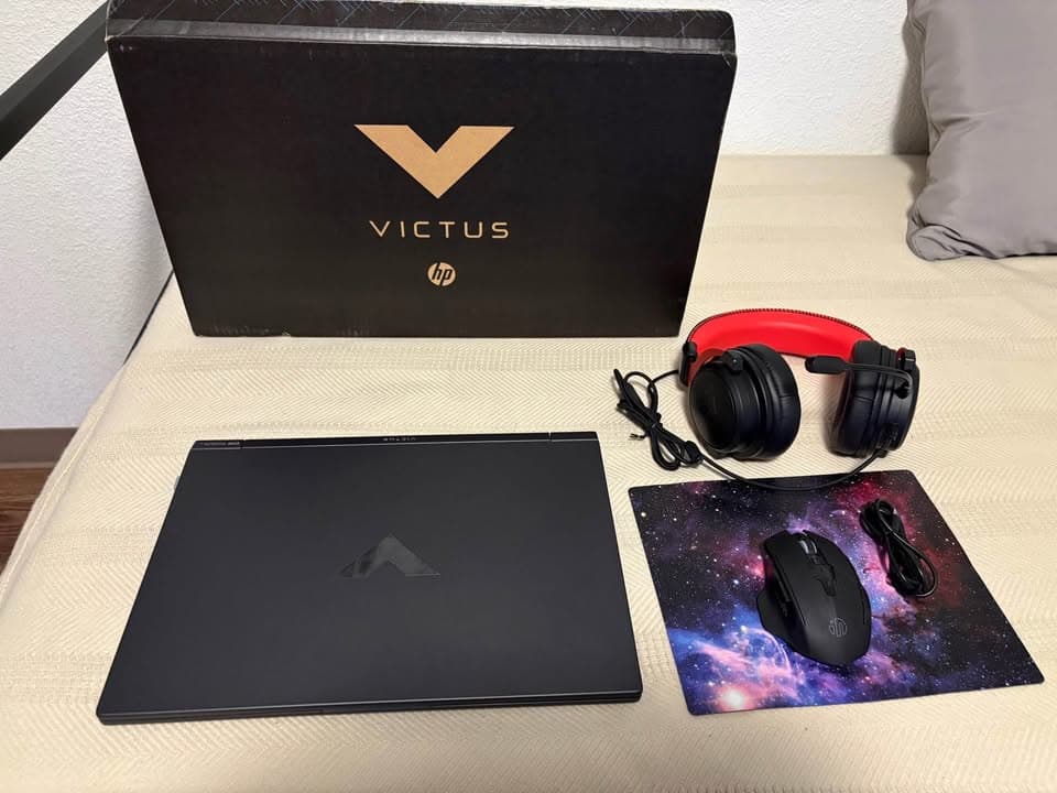 HP - Victus 15.6" Full HD Gaming Laptop - AMD Ryzen 5-7535HS - 16GB DDR5 - AMD RX 6550M - 1tb