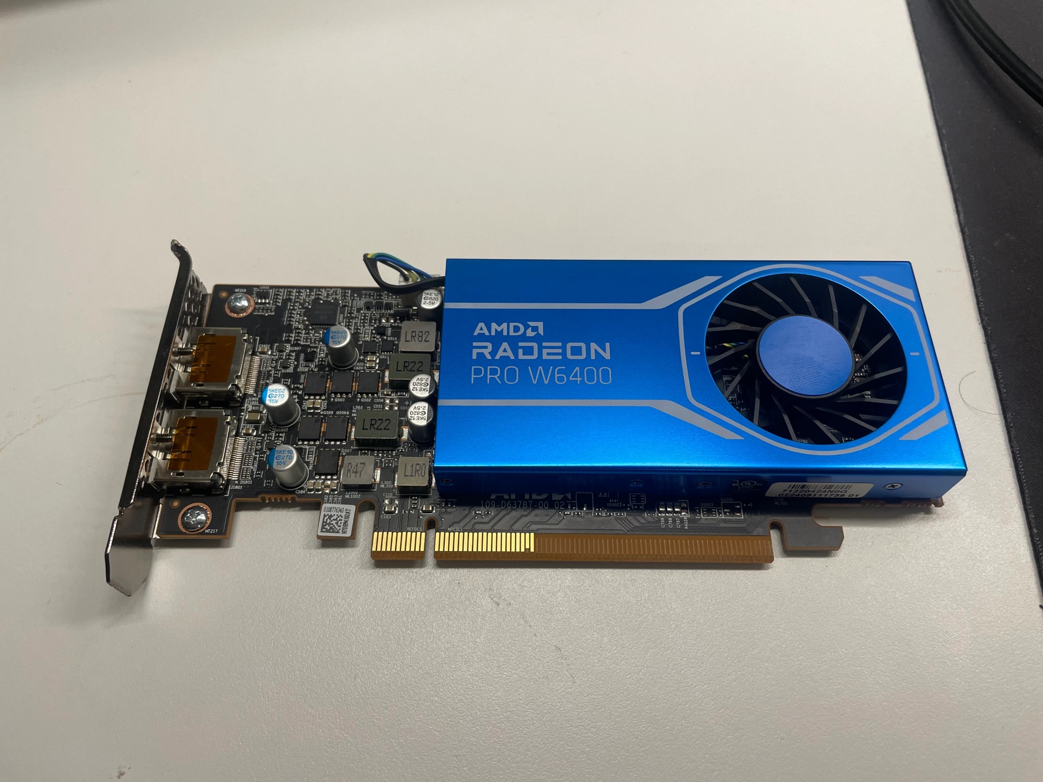 AMD Radeon PRO W6400 (4GB DDR6)