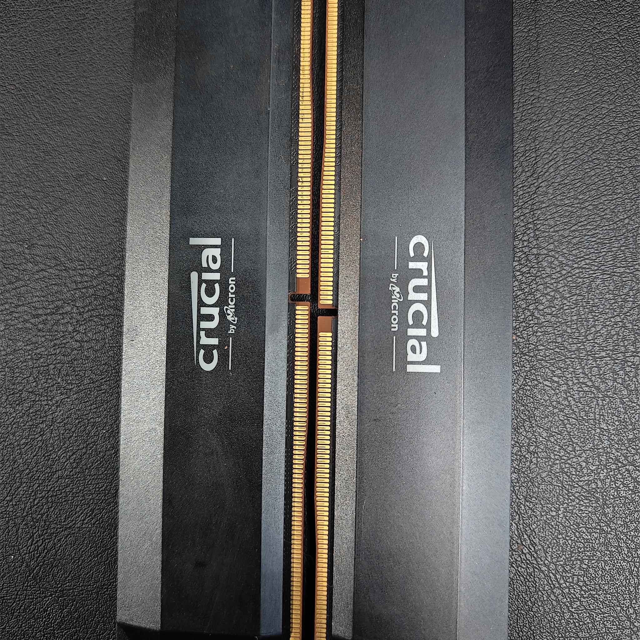 Crucial Pro OC Gaming 32GB (2x16GB) DDR5 6400MHz CL38 Desktop Memory