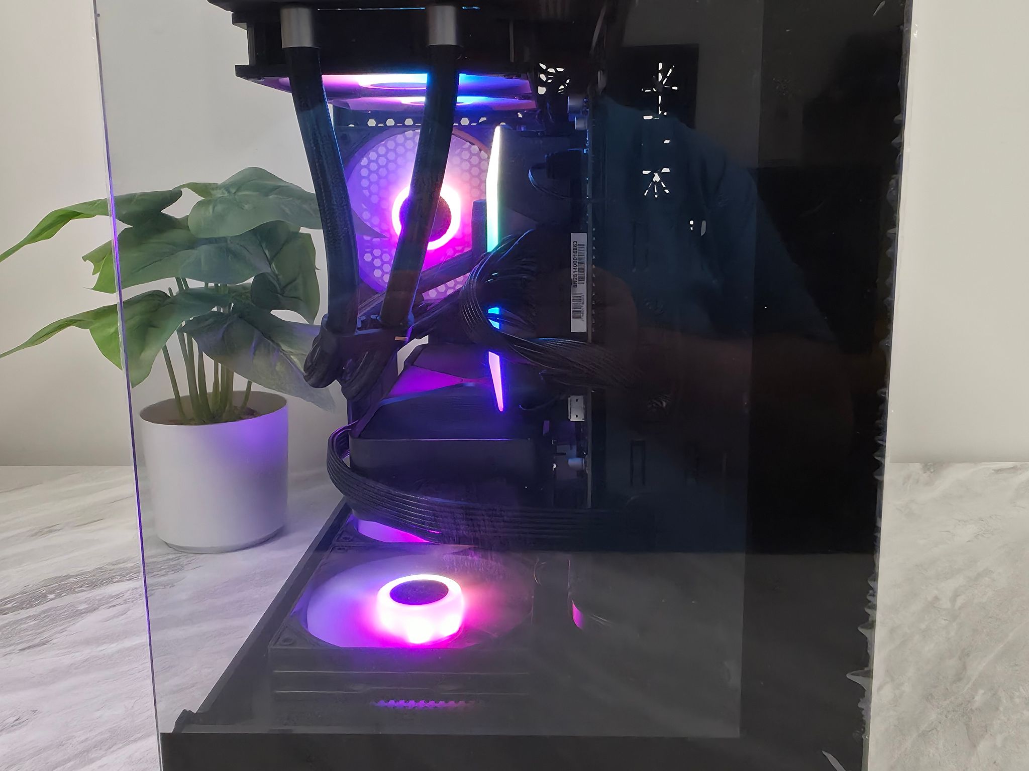 RTX 5070 Founders Edition Streaming Gaming PC Computer (Ryzen 7 7700x, 32GB DDR5 6000 MHz Wi-F-)