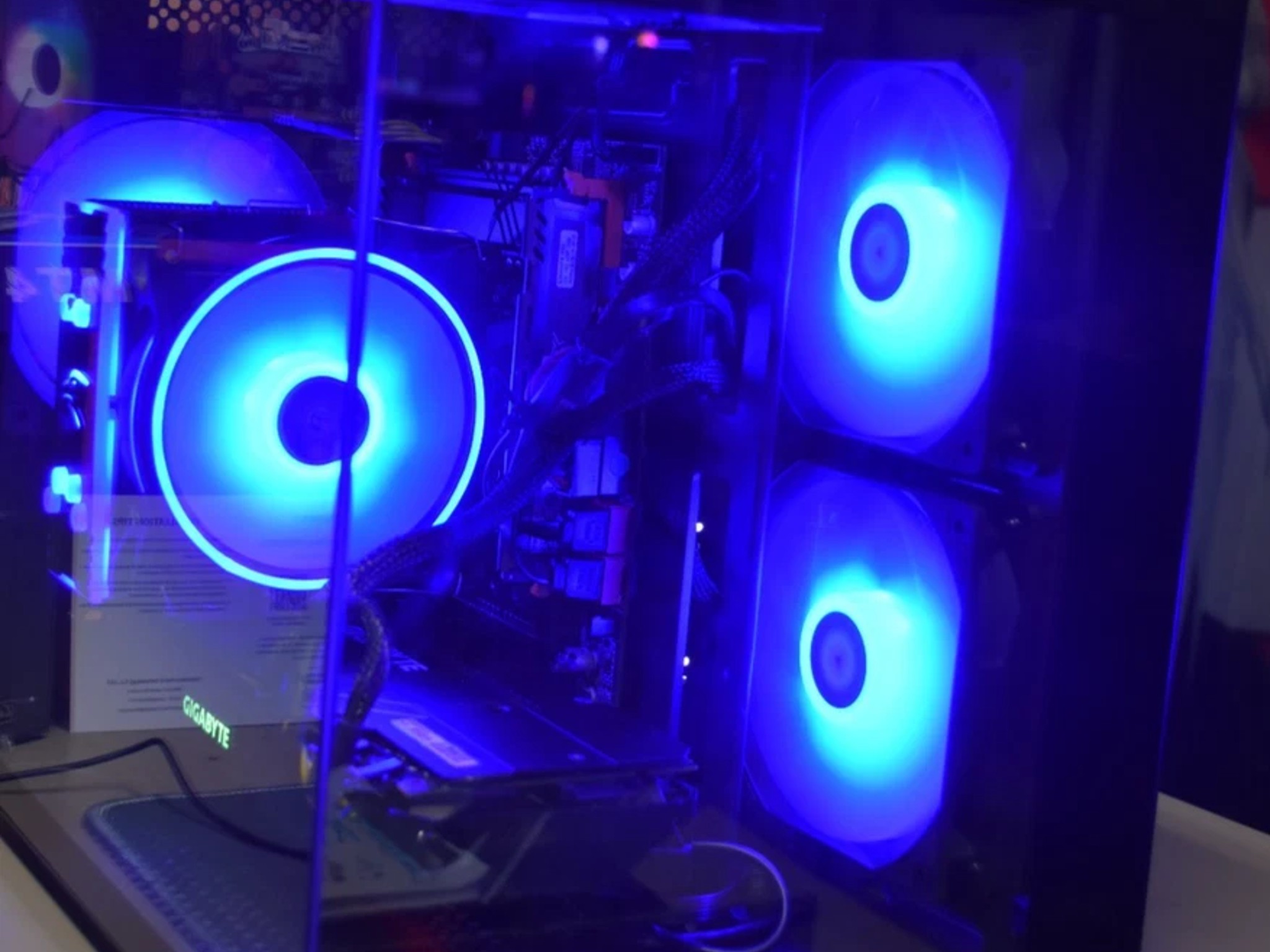 INTEL XEON 1660 3.30 GHz 8core 16 threads RAM 16GB GPU RTX 2070 8GB 512 GB SSD +500 GB HHD+ Extras