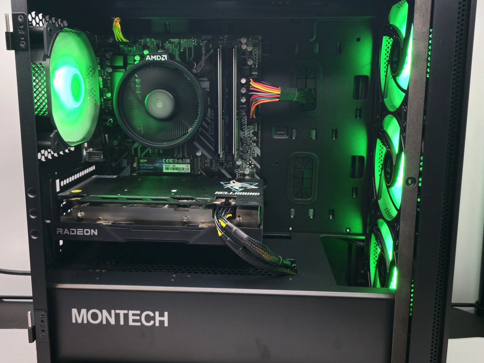 Budget Baller Gaming RIG Ryzen 5 3600 / 16GB DDR4/ 1TB SSD / RX570X