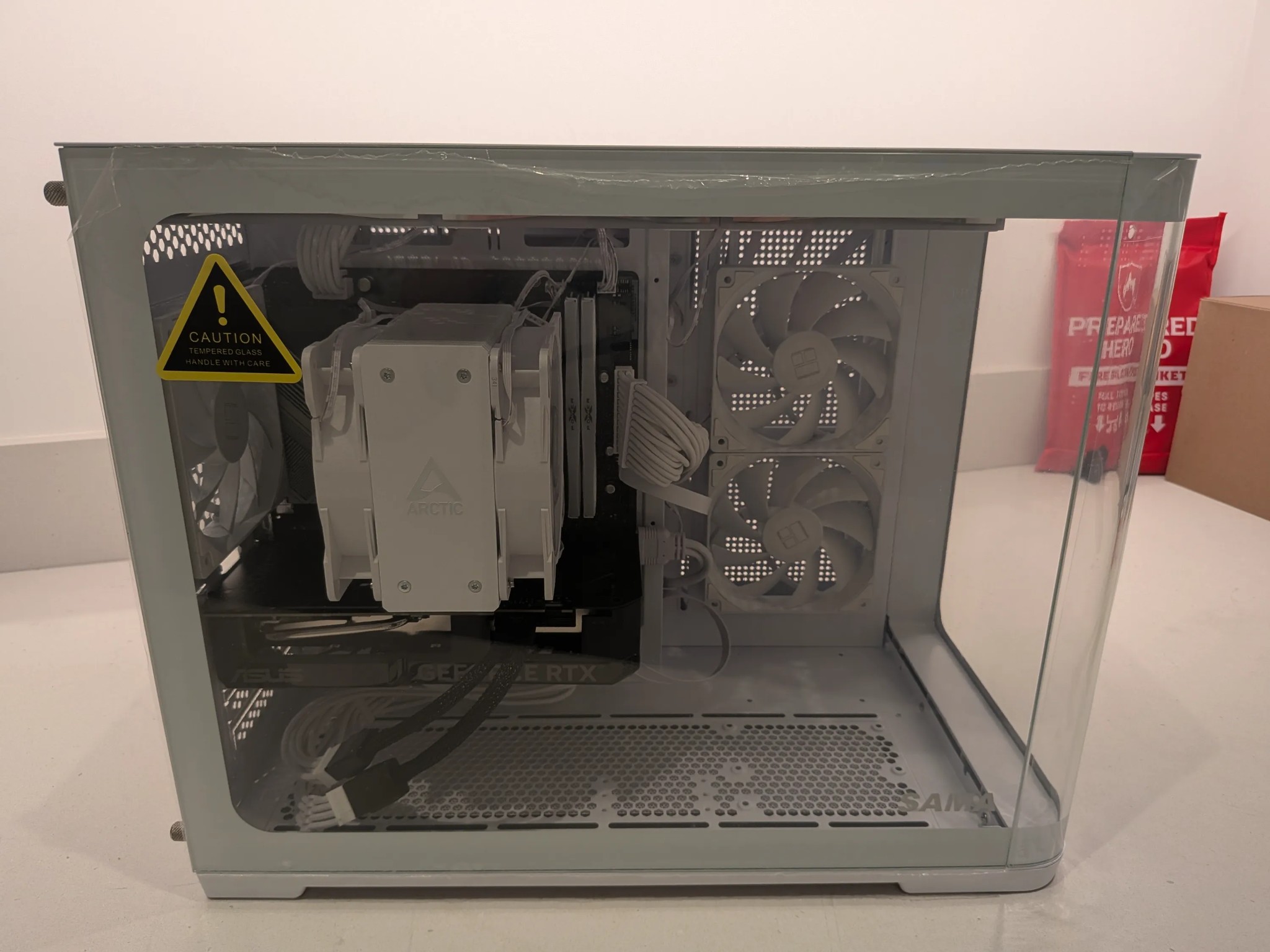 White Gaming PC - Ryzen 7600X, RTX 4070 Super, 32 GB DDR5, 1 TB