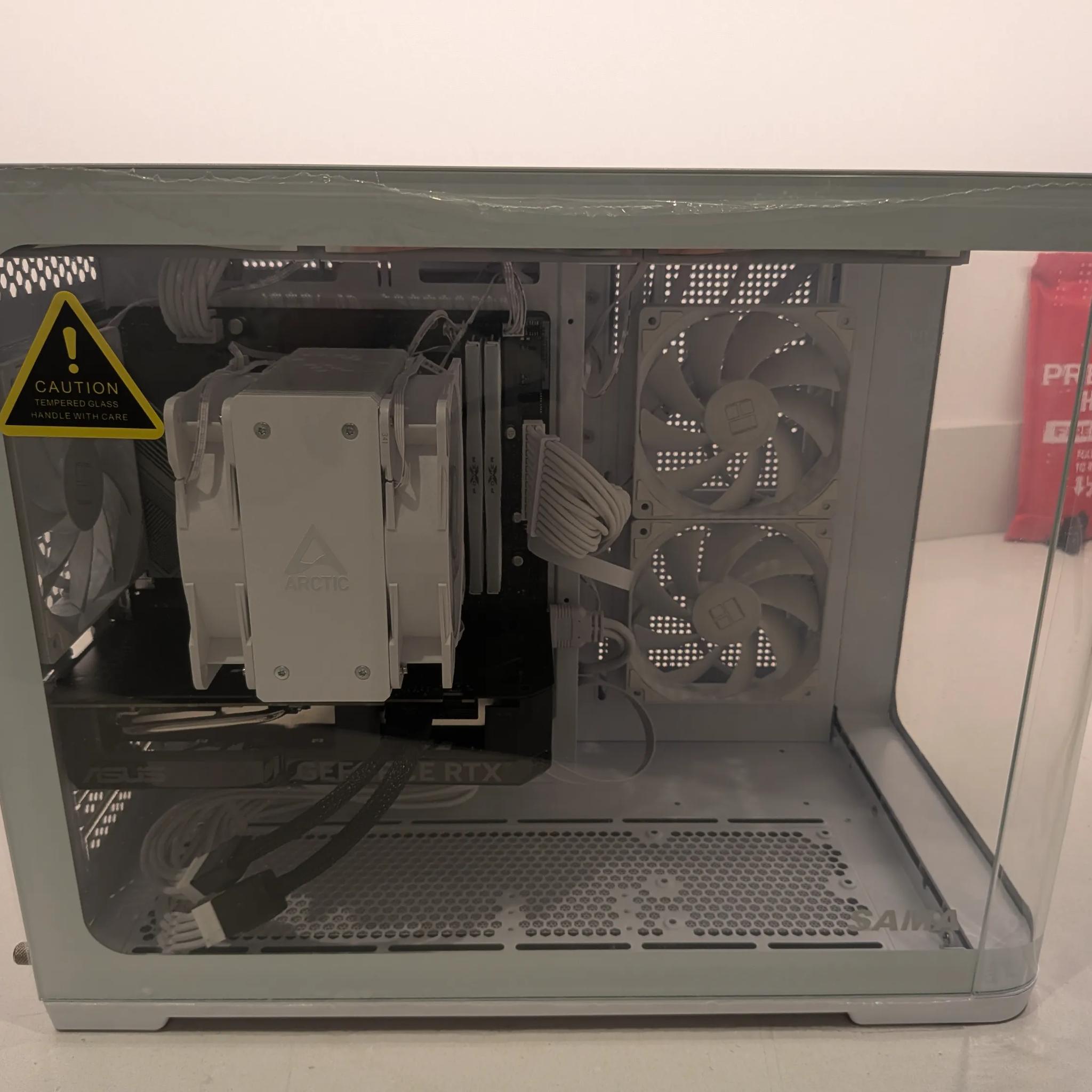 White Gaming PC - Ryzen 7600X, RTX 4070 Super, 32 GB DDR5, 1 TB