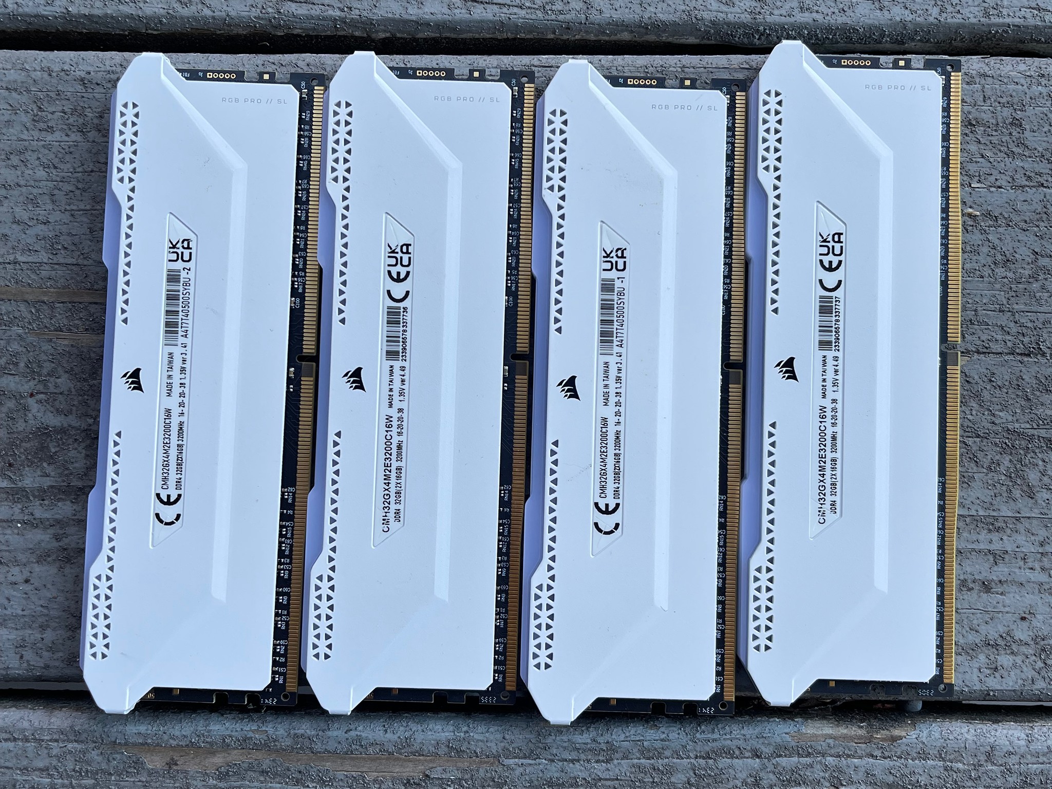 Corsair Vengeance RGB Pro (16x4) 64GB DDR4