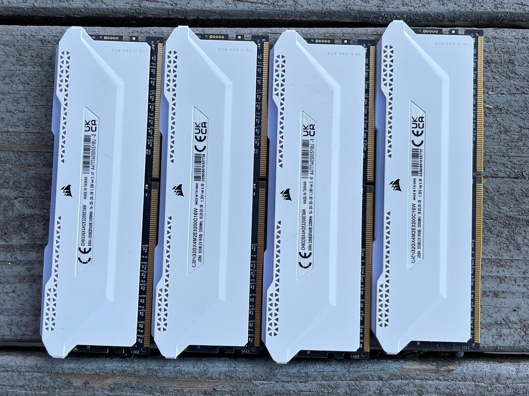 Corsair Vengeance RGB Pro (16x4) 64GB DDR4