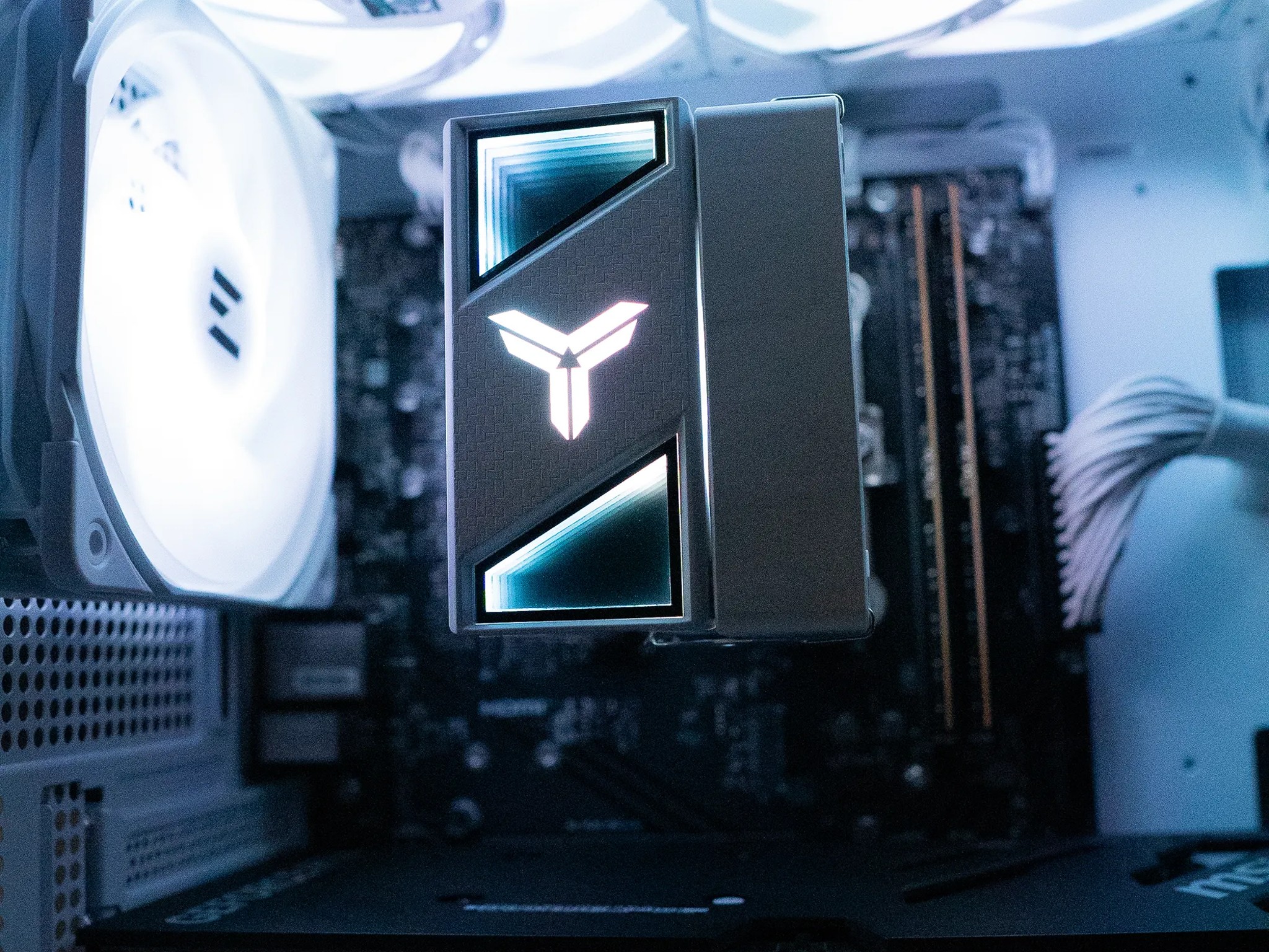 🌨🌨 | MSI RTX 4060Ti | RYZEN 5 7500F | 32GB DDR5 RAM | 1TB | Arctic Snow