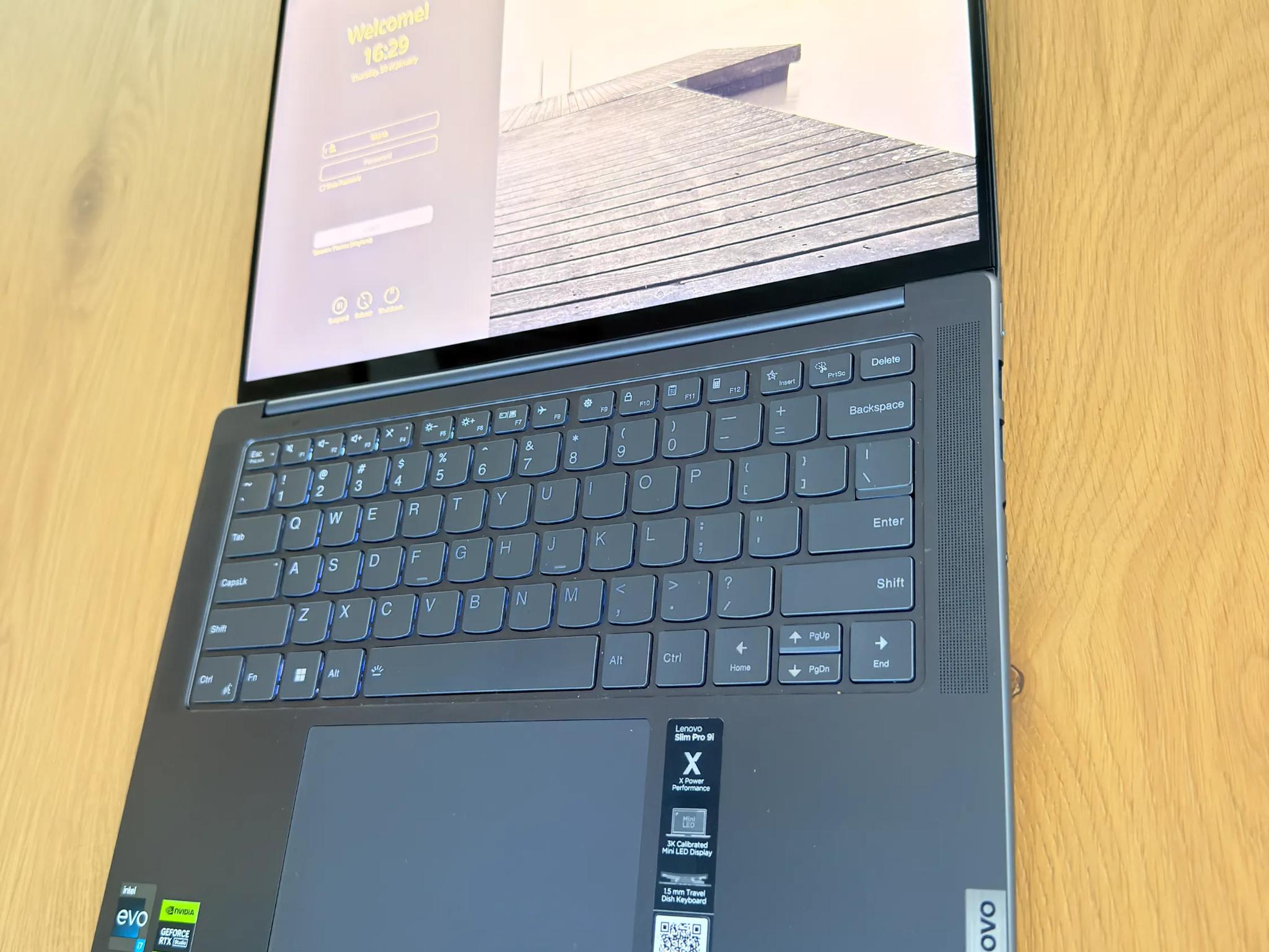 LIKE NEW! Lenovo Slim Pro 9i 14"