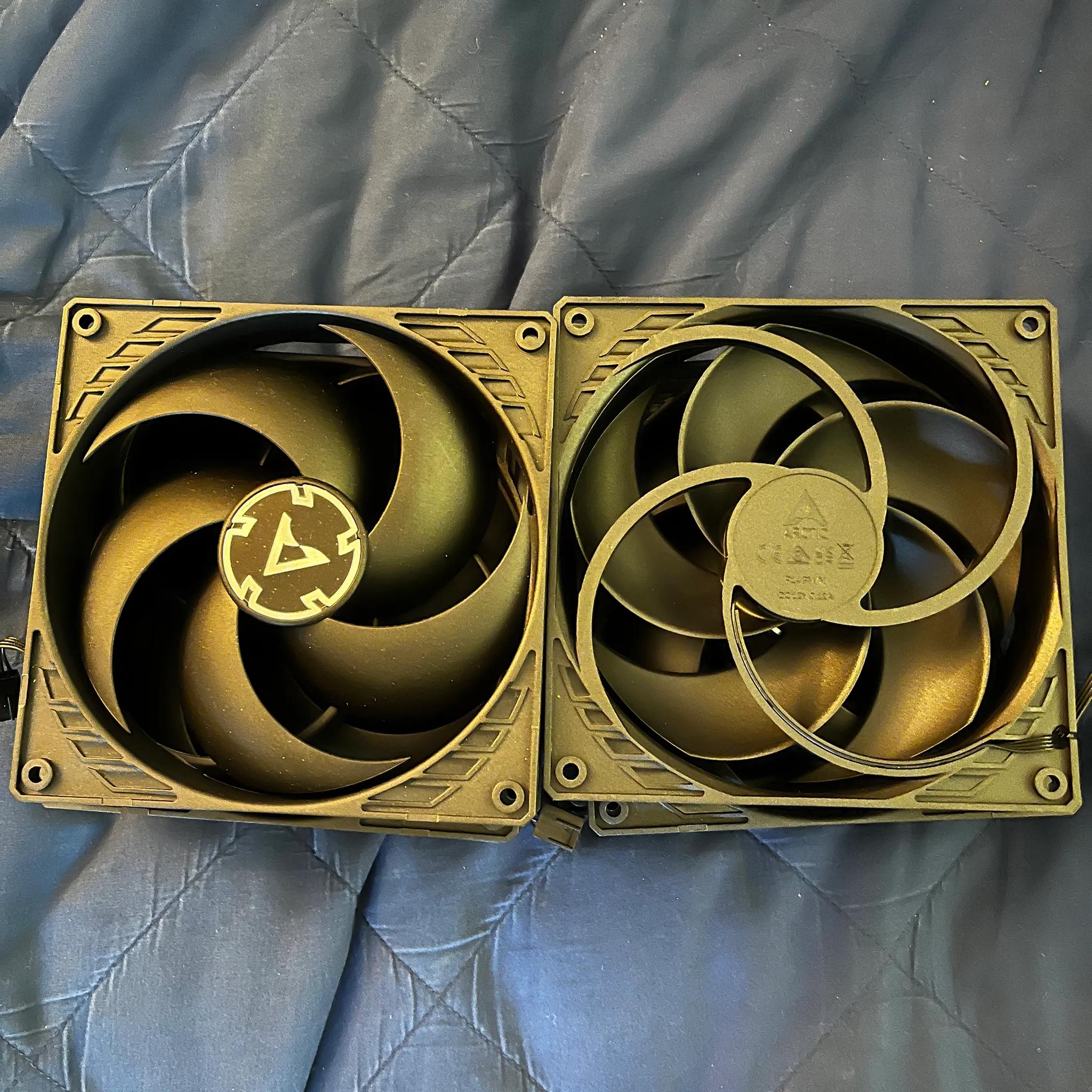 Arctic Cooling P14 PWM fans