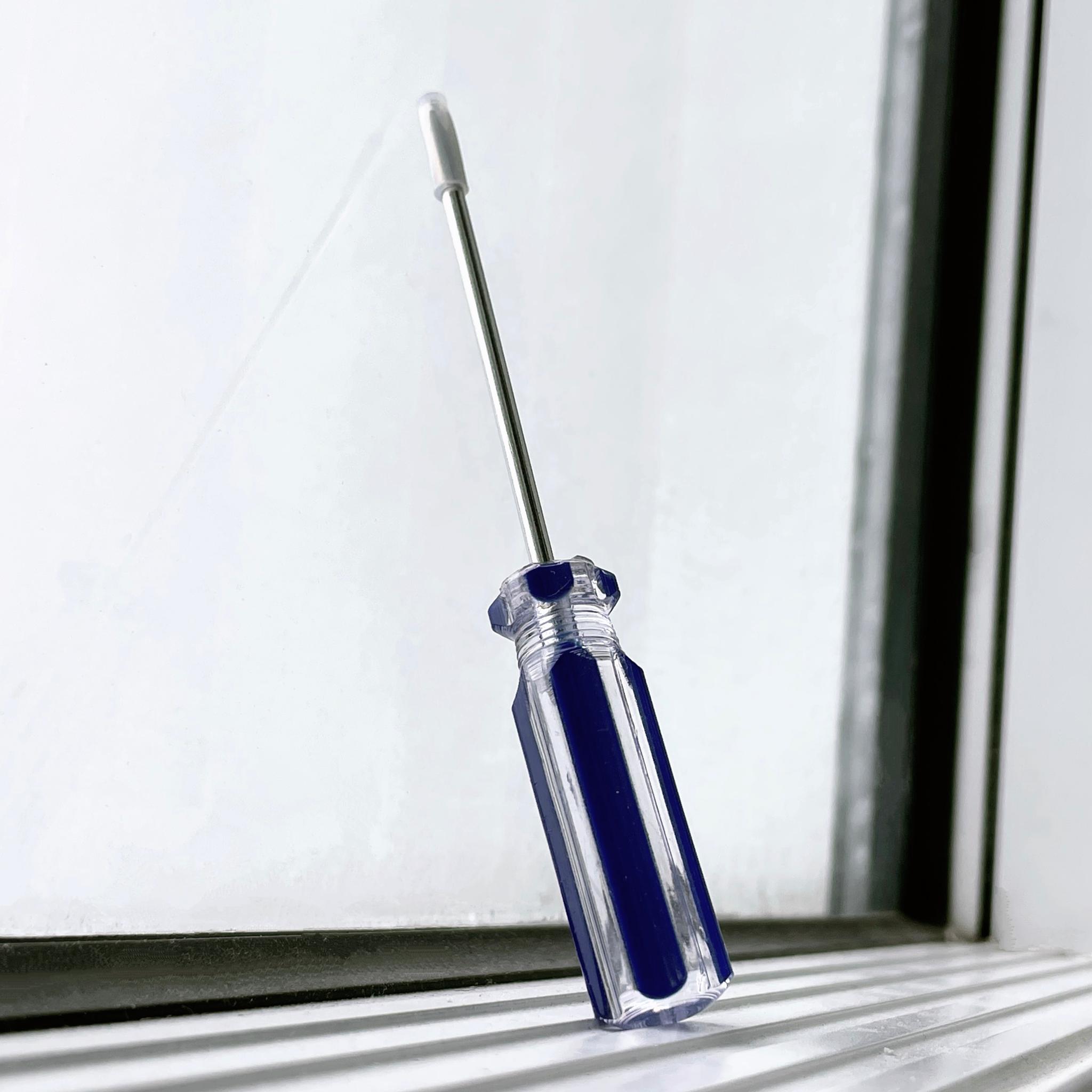 Small Phillips Tip Screwdriver for M.2 SSDs - Blue/Clear