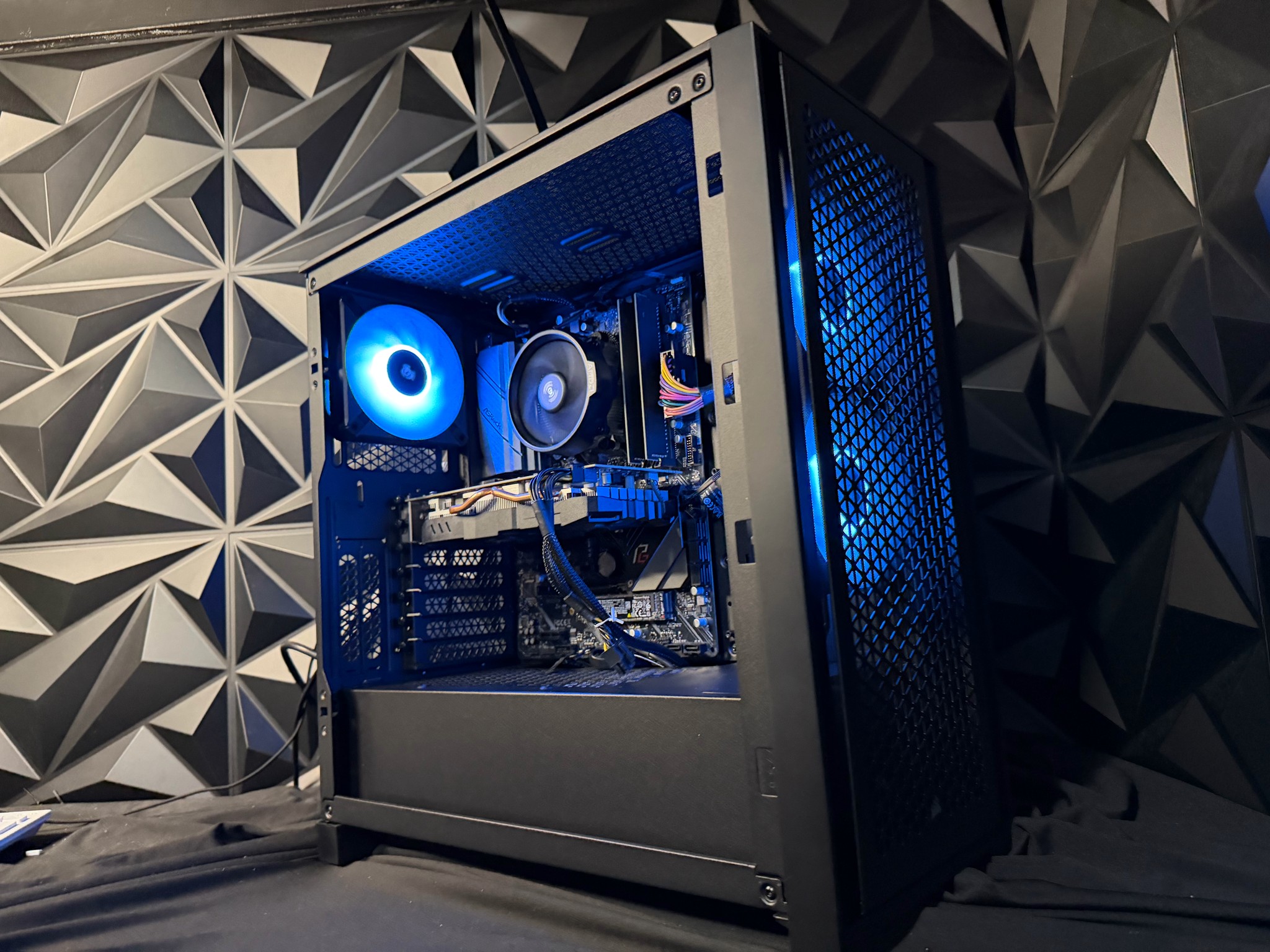 🔥 💸 Budget Baddie 💸 🔥 Ryzen5 3600| RX 580 8 GB | 16 GB DDR4|750 GB NVMe