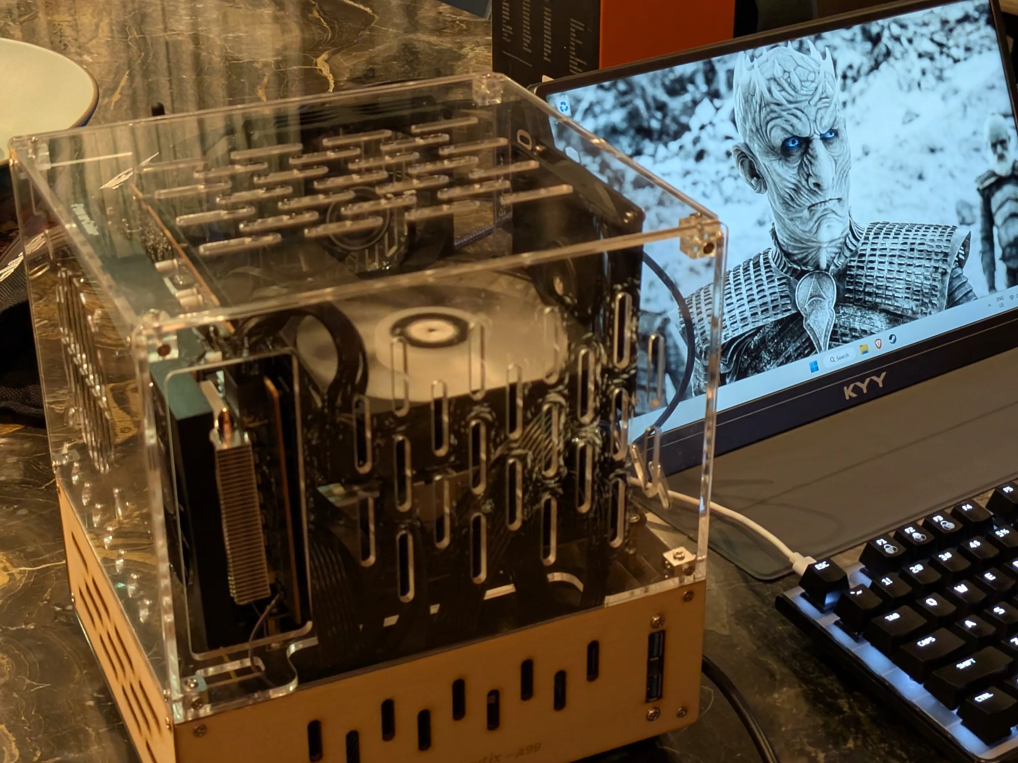 Invisible Man - RX 7600, Ryzen 5 5600, 32 GB RAM, 2 TB Gen 4 NVME, RGB