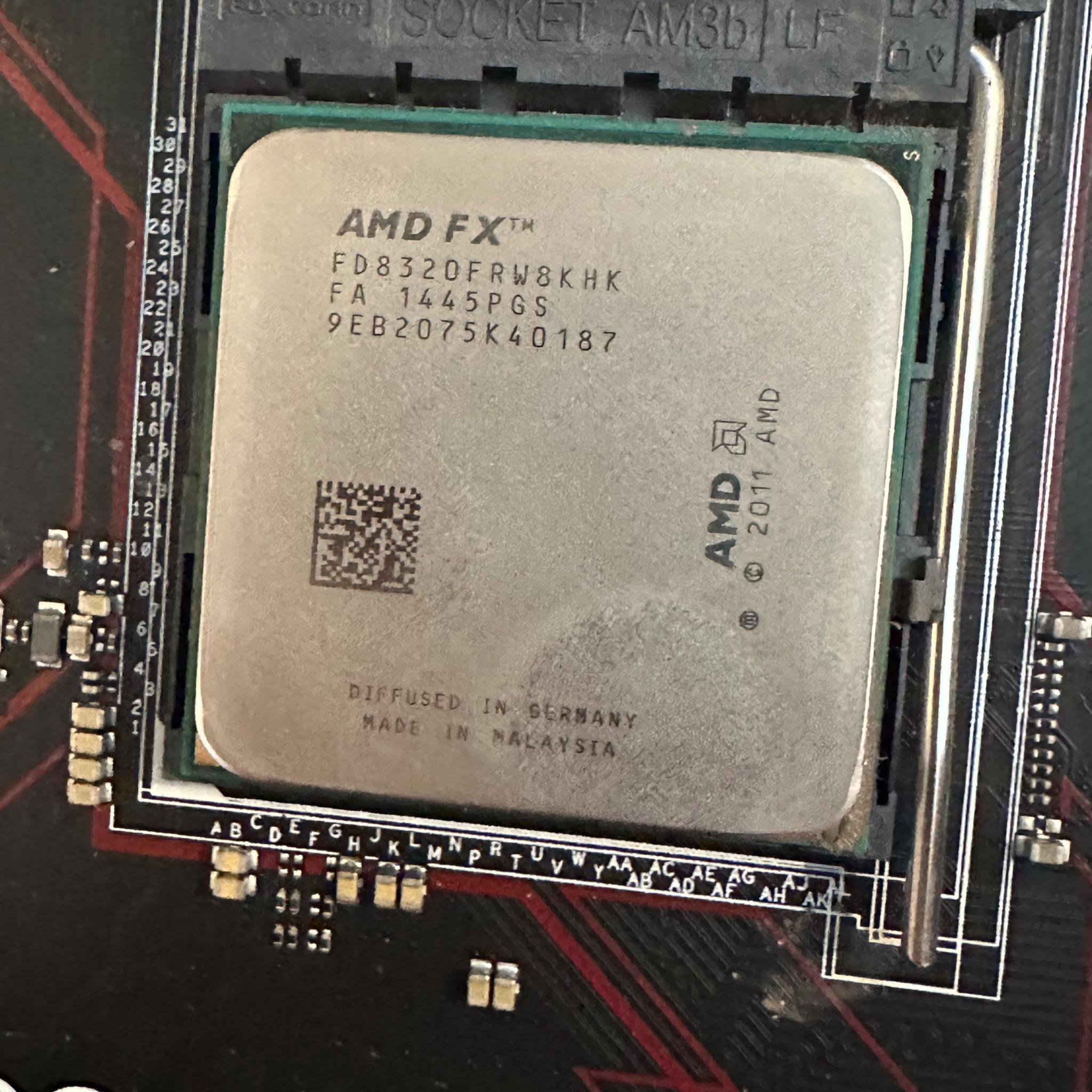 ASUS 970 PRO GAMING/AURA AM3+ w/ AMD FX8320 and Corsair Vengeance 16GB DDR3