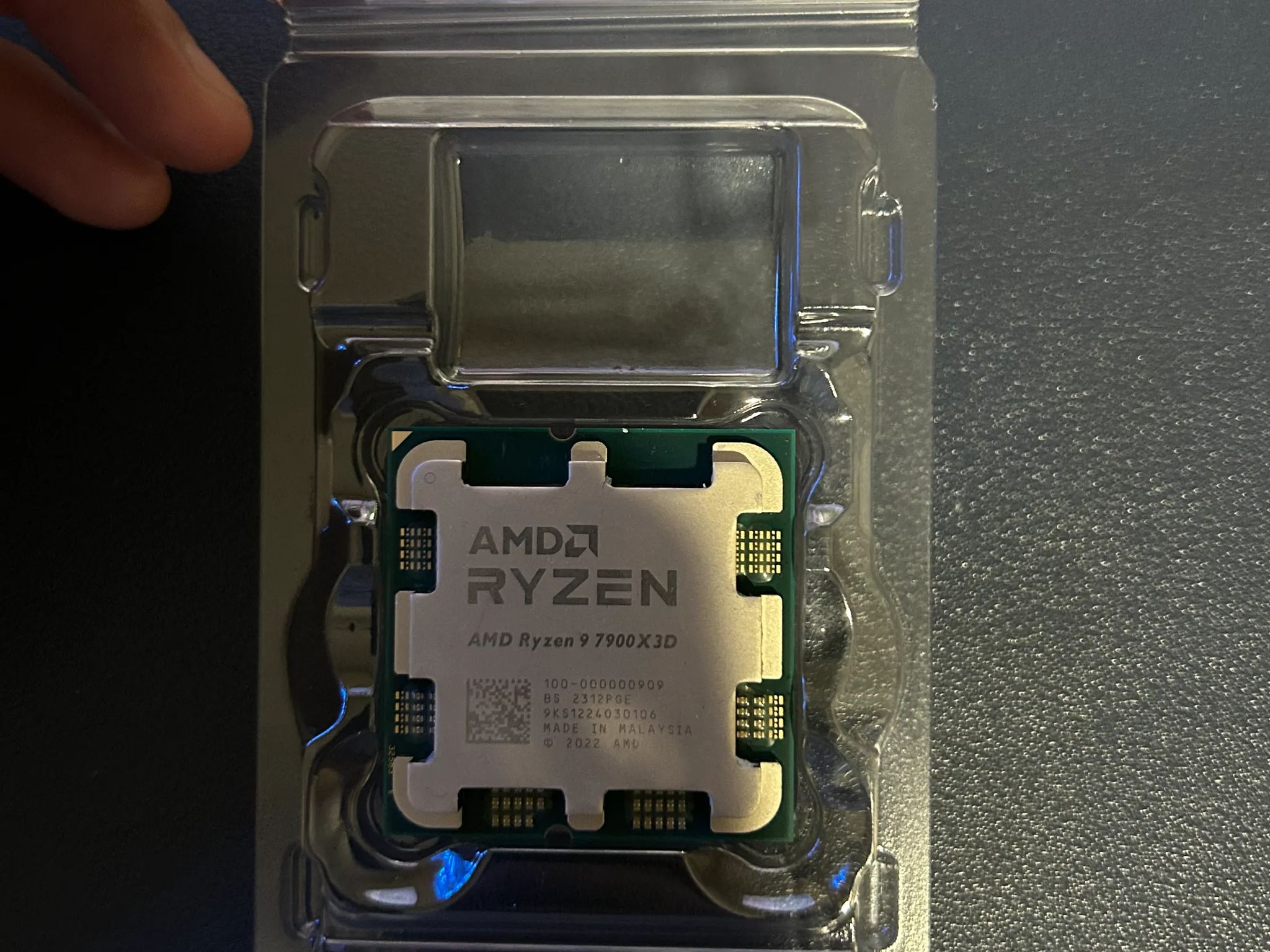 AMD Ryzen 9 7900X3D CPU - 12 Core processor