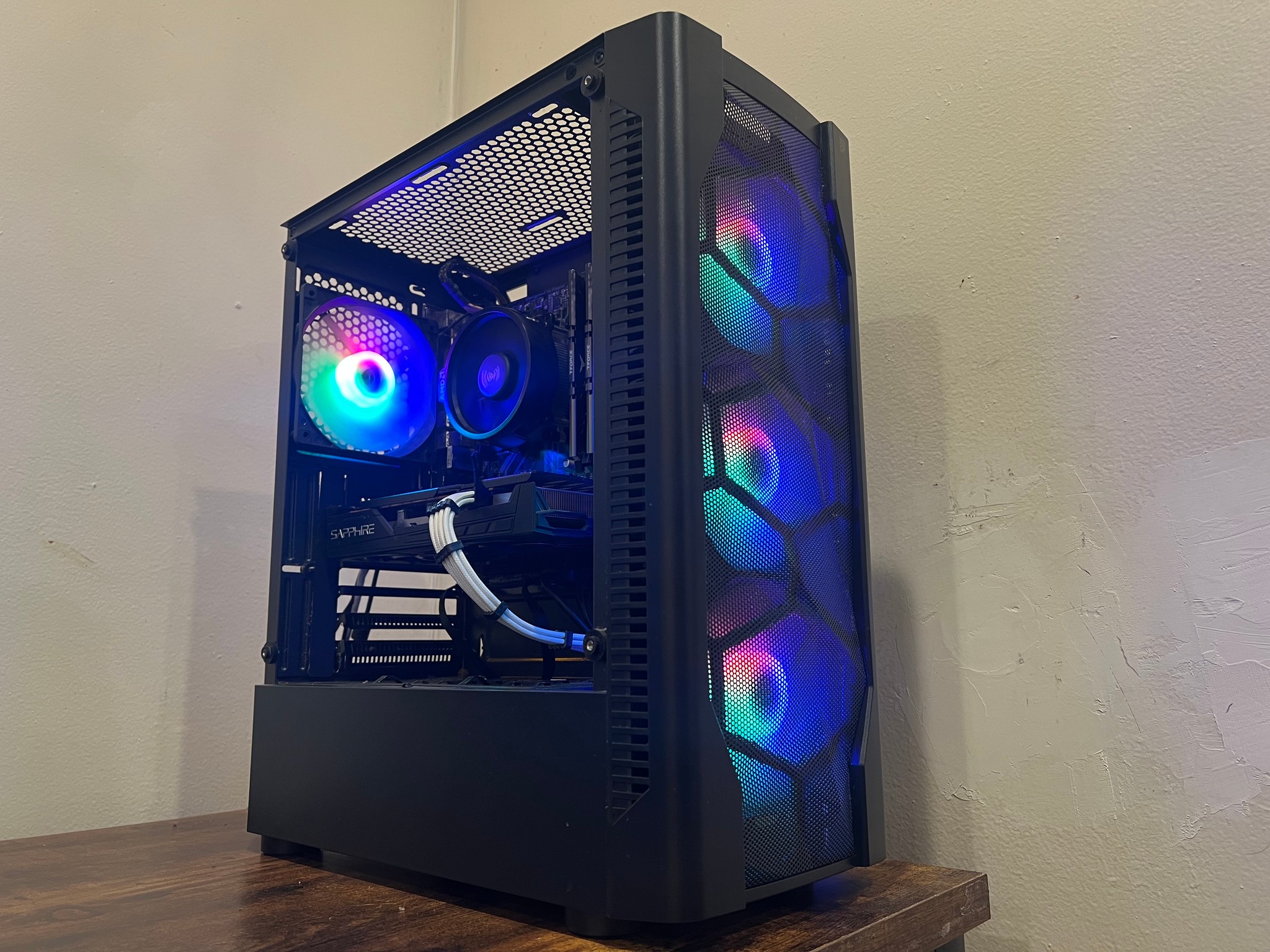 RX 5500xt | Ryzen 5 1600 | 16gb RAM | 512gb NVMe | Windows 11 | Budget Gaming PC