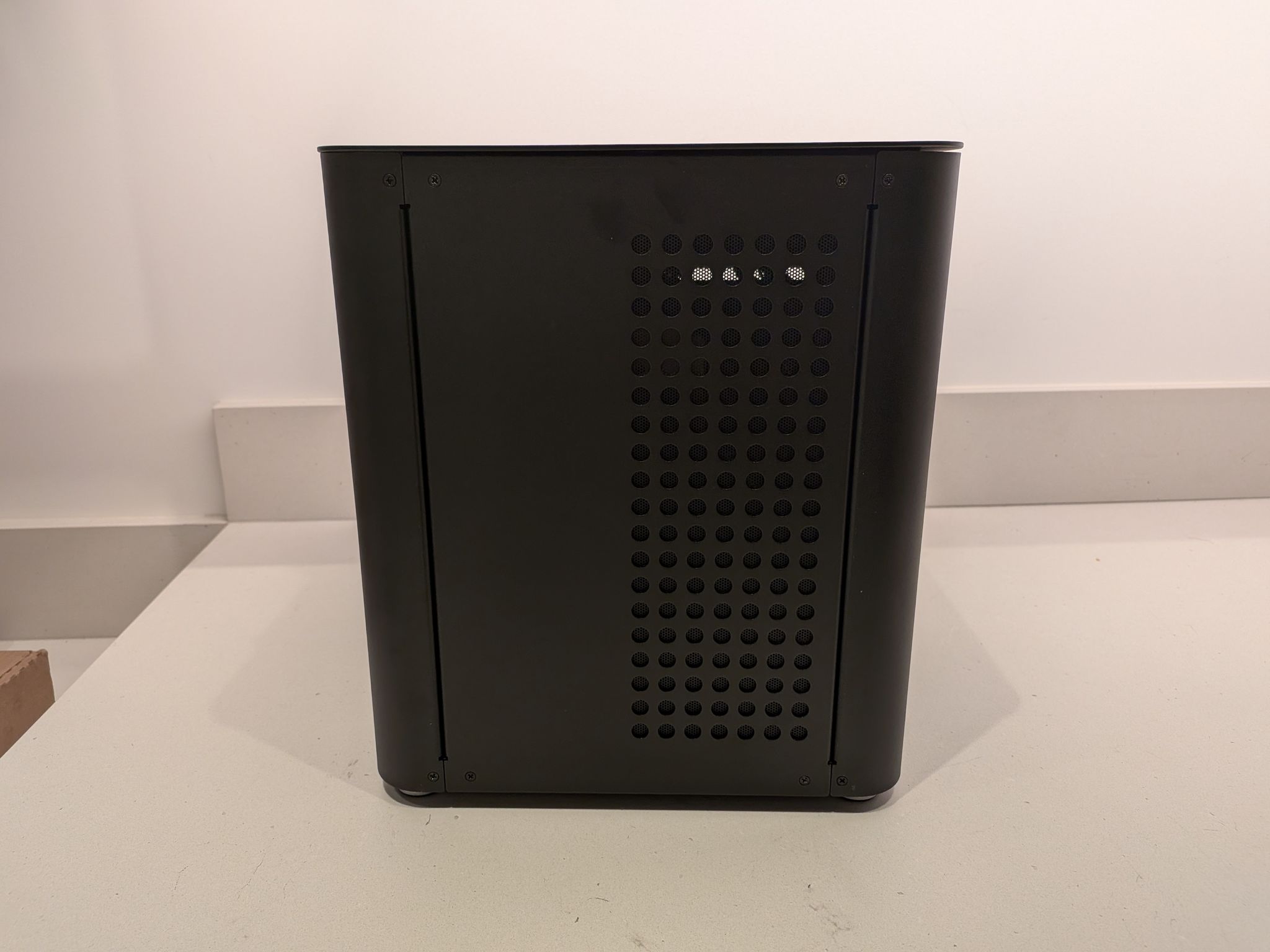 Bomb Devil - RTX 5070, Ryzen 5 9600X, 64 GB DDR5 RAM, 2 TB Gen 5 NVME, RGB, Liquid Cooled