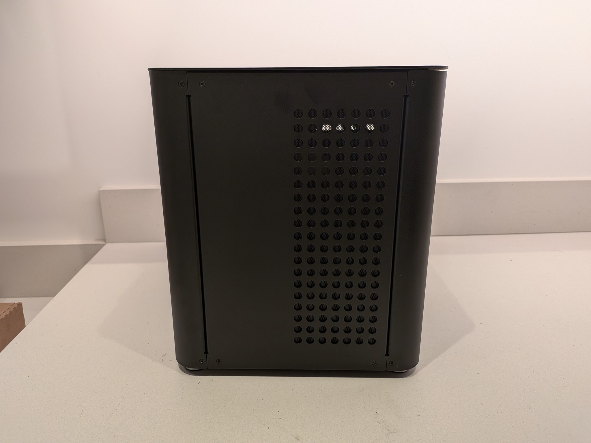Bomb Devil - RTX 5070, Ryzen 5 9600X, 64 GB DDR5 RAM, 2 TB Gen 5 NVME, RGB, Liquid Cooled