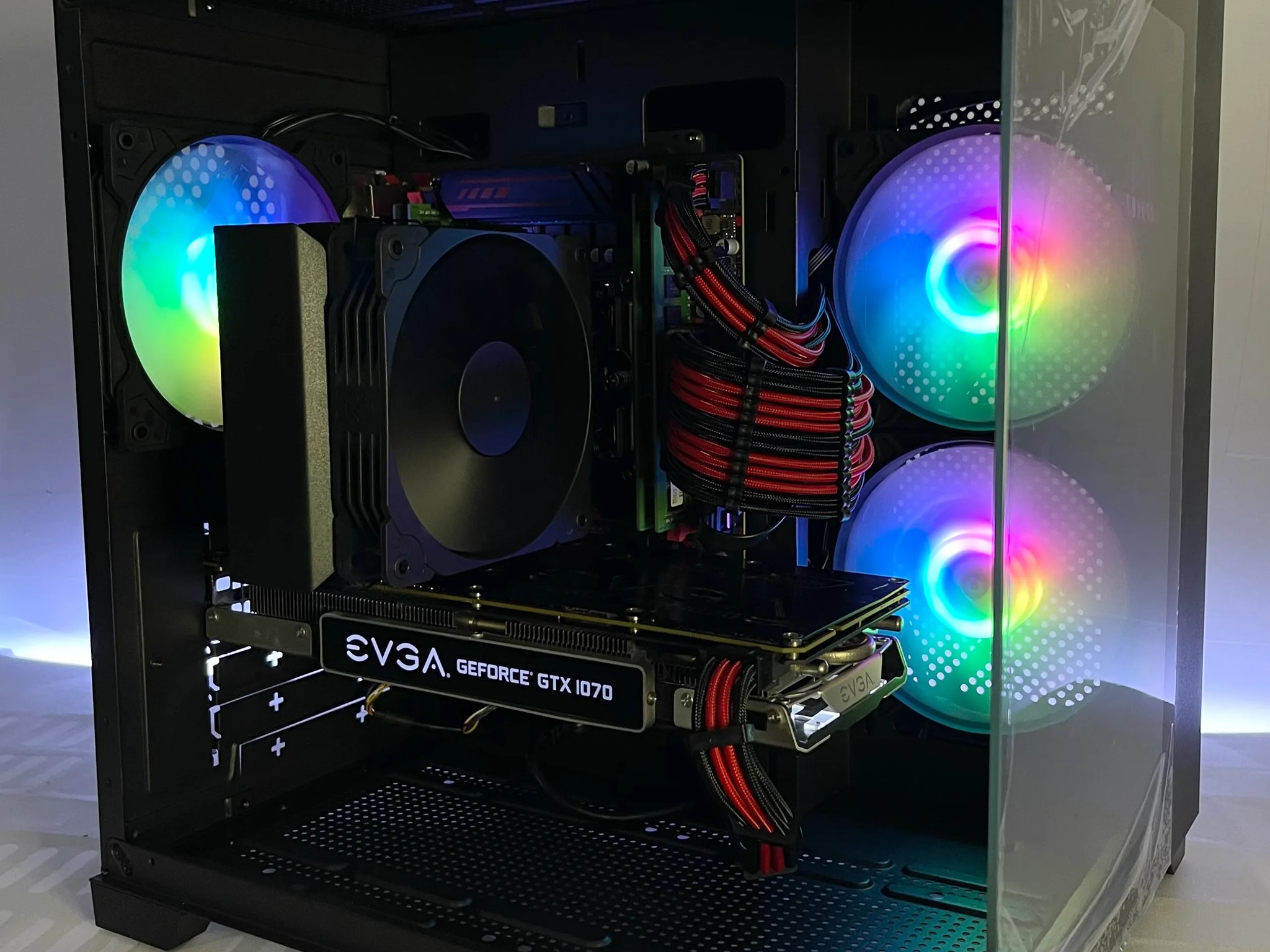 Red & Black 14C/28T Gaming PC (E5-2680 V4, 32GB RAM, GTX 1070, 512GB NVME/1TB HDD)