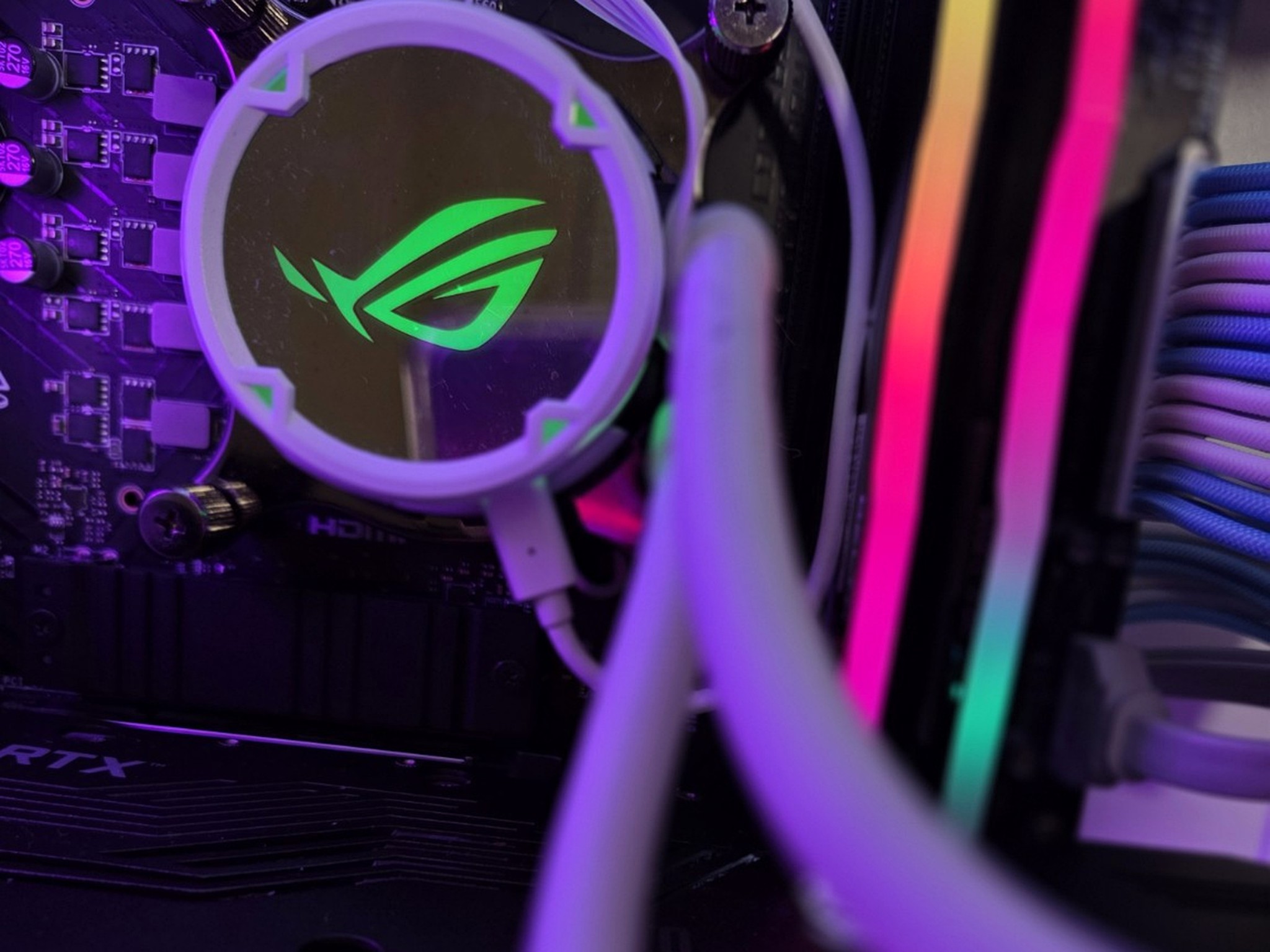 White gaming Pc | RTX 3080 10GB | 12600K | DDR4/5 |32GB RAM | 1TB | Windows 11 |
